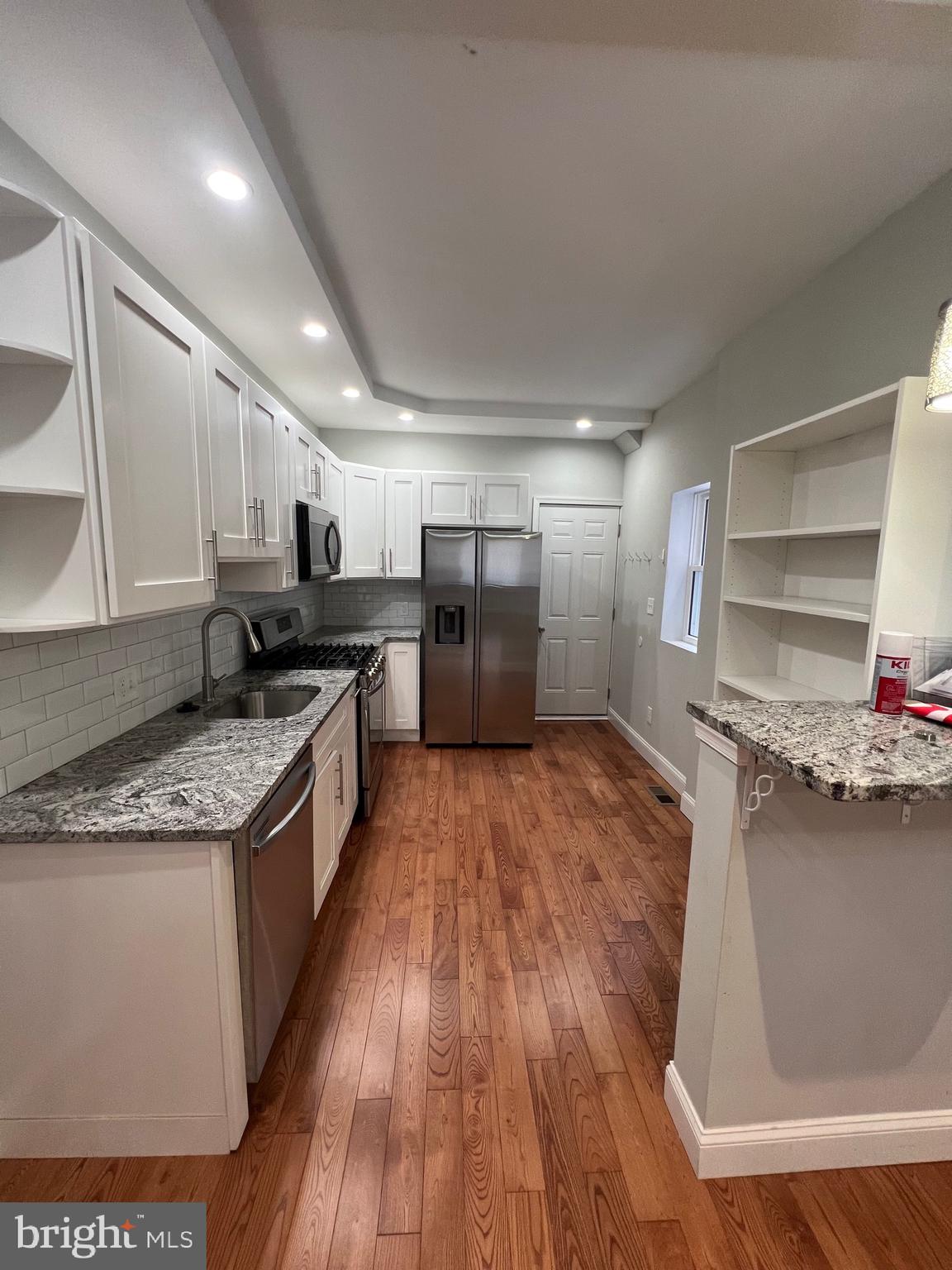 GIRARD ESTATES - Residential Lease