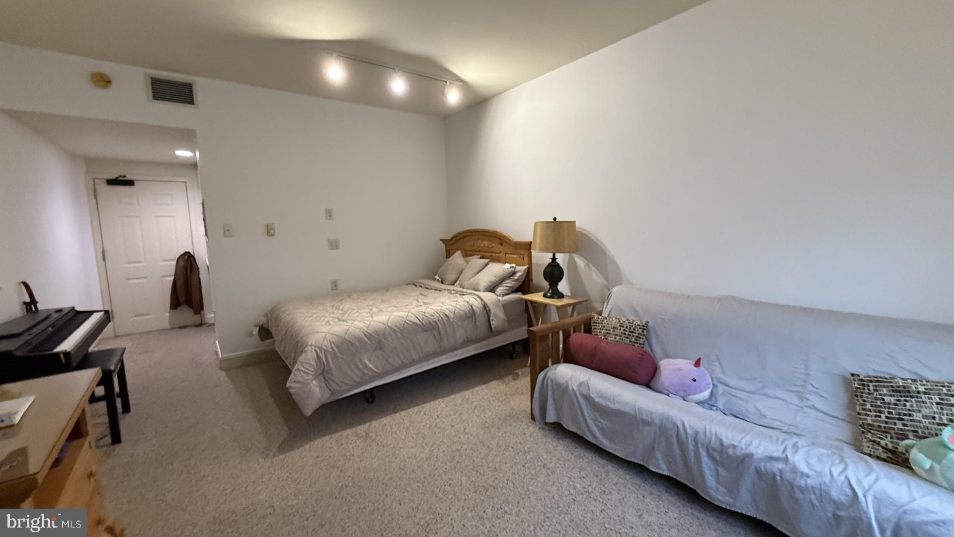 14201 BARBERRY CIRCLE 203