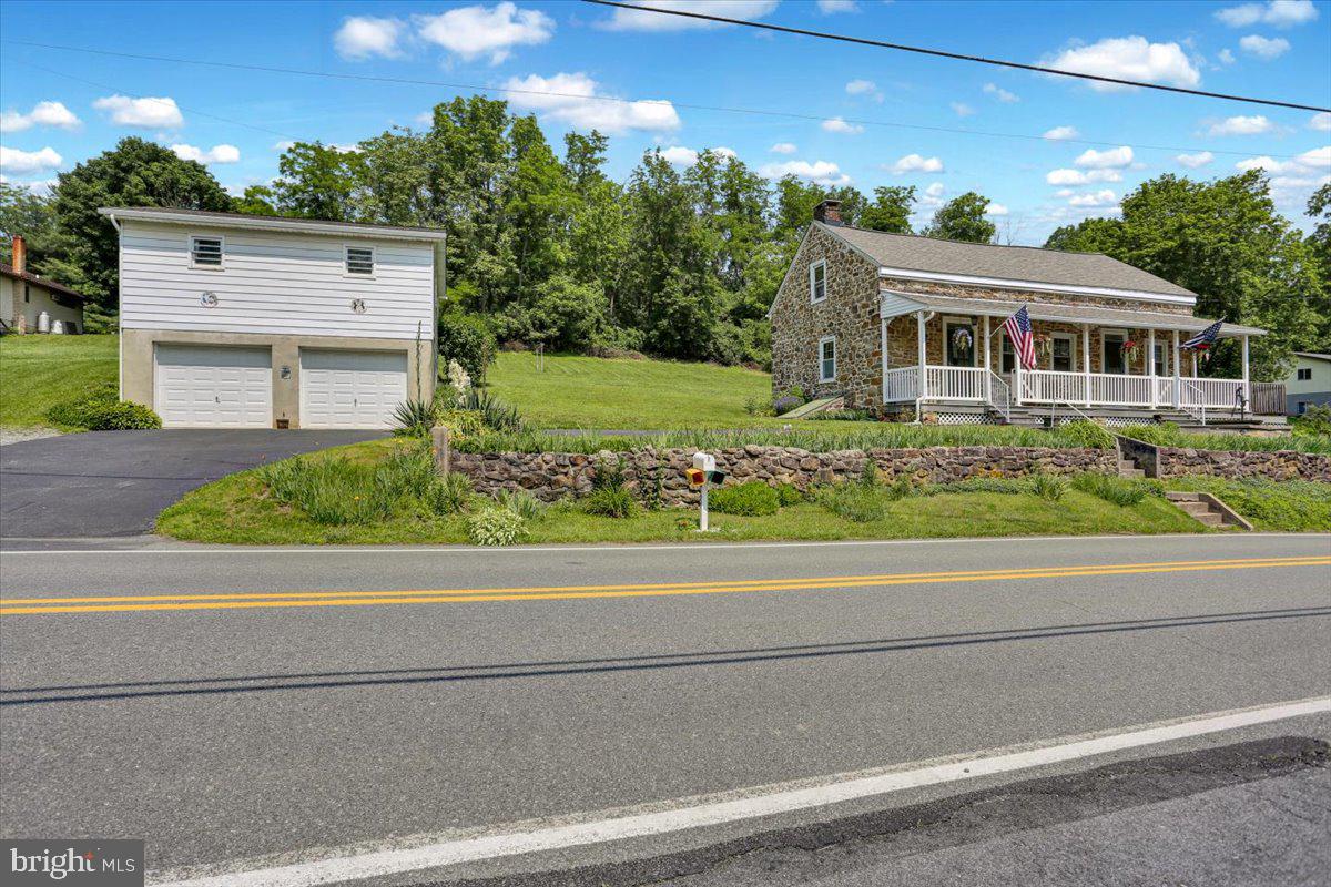1124 FAIRVIEW DRIVE