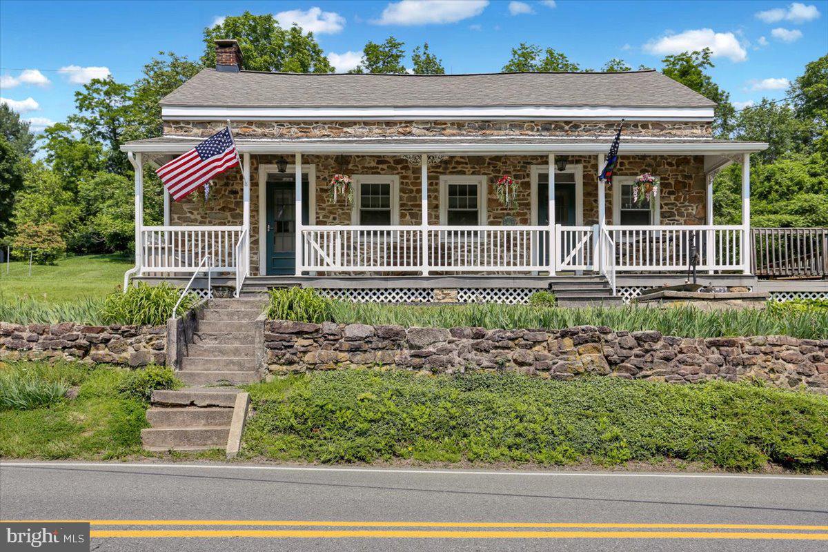 1124 FAIRVIEW DRIVE