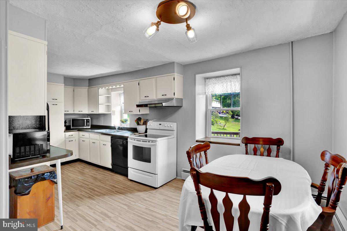 1124 FAIRVIEW DRIVE