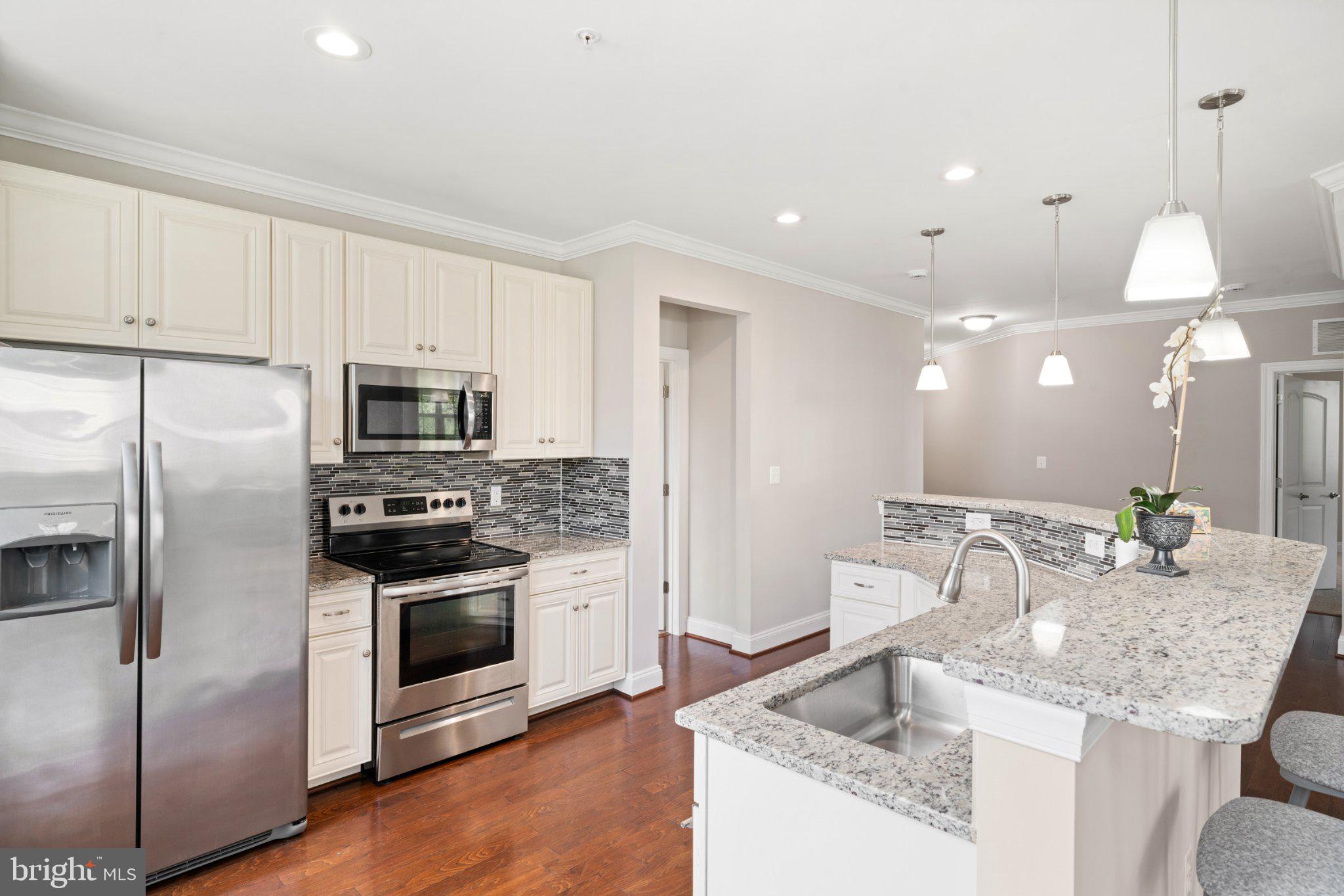 Property Search 900 MACPHAIL WOODS XING 3I