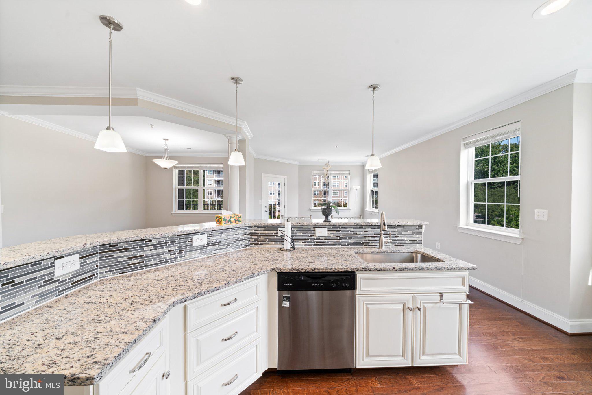 Property Search 900 MACPHAIL WOODS XING 3I