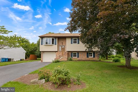 Photo of 3629 CLEAR STREAM DR, MOUNTVILLE, PA 17554 (MLS # PALA2037004)