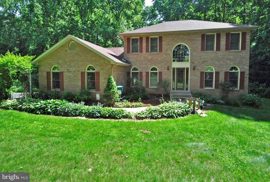 JUST REDUCED! GORGEOUS Brick Colonial on 1.2 acres in North Stafford. LOCATION! Amazing property near Stafford Courthouse area, VRE (train), Hospital, I95, marinas, shopping, schools. Kitchen w/Stainless St apps, Granite, island. Hardwood Flooring throughout main level. Main Level BR w/incredible attached Bath. Master BR Suite has walk-in closet, beautifully renovated BA. No HOA.