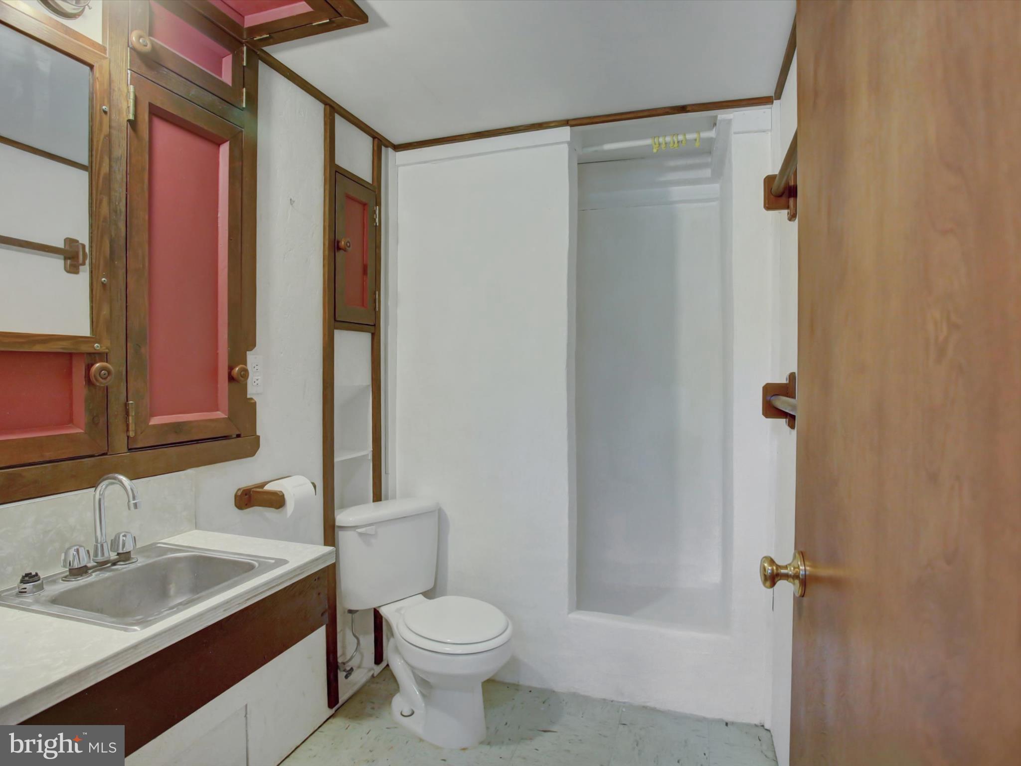 COLONIAL PARK EAST - Residential