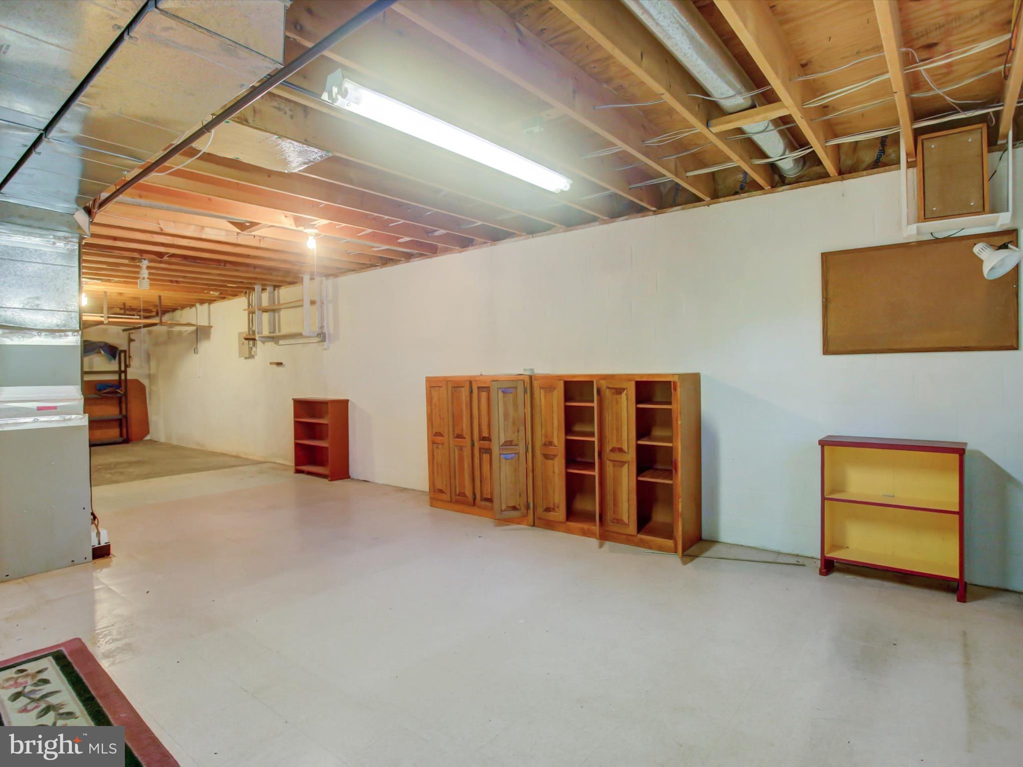 COLONIAL PARK EAST - Residential