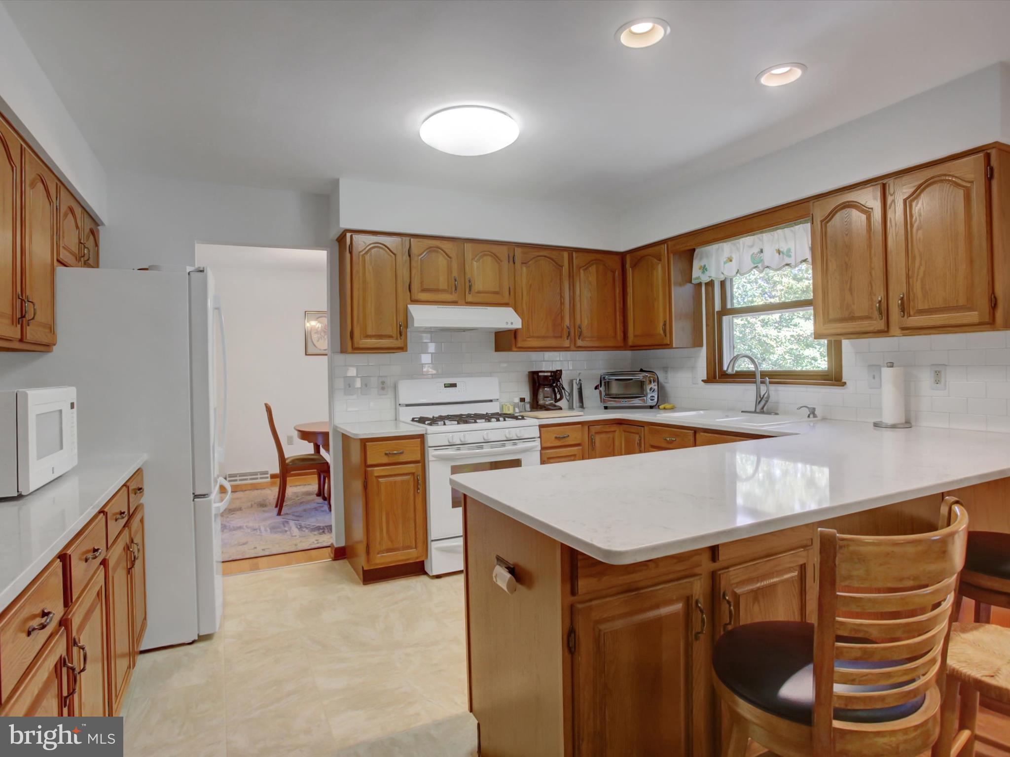 COLONIAL PARK EAST - Residential