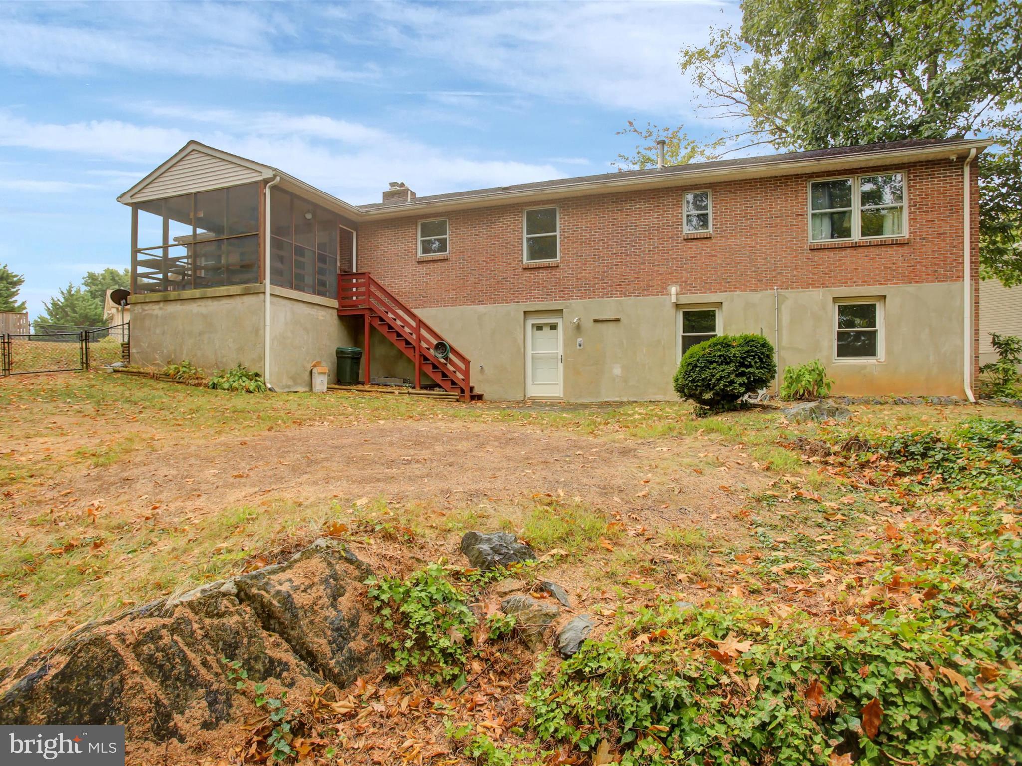 COLONIAL PARK EAST - Residential