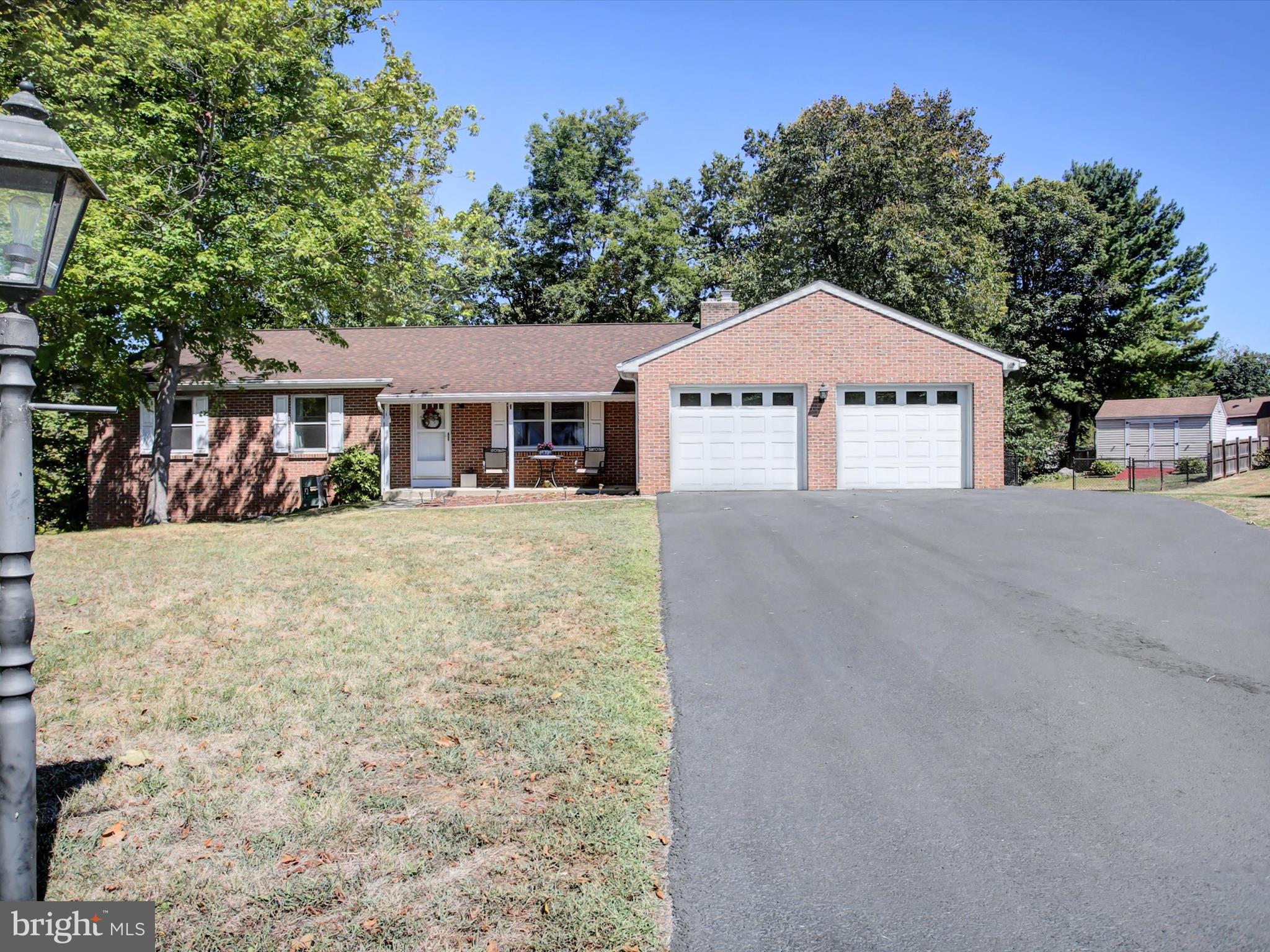 COLONIAL PARK EAST - Residential