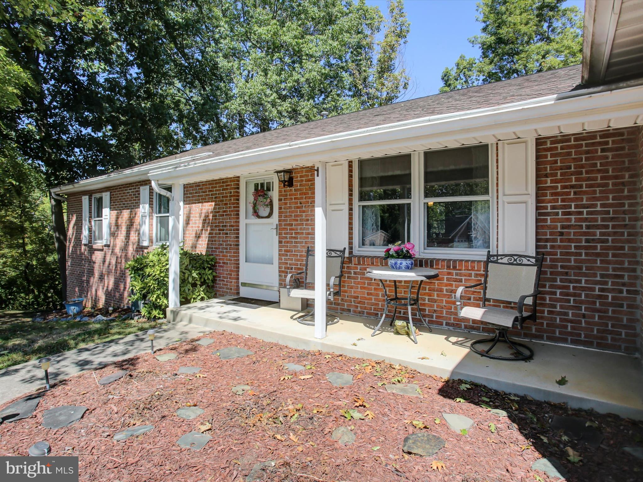 COLONIAL PARK EAST - Residential