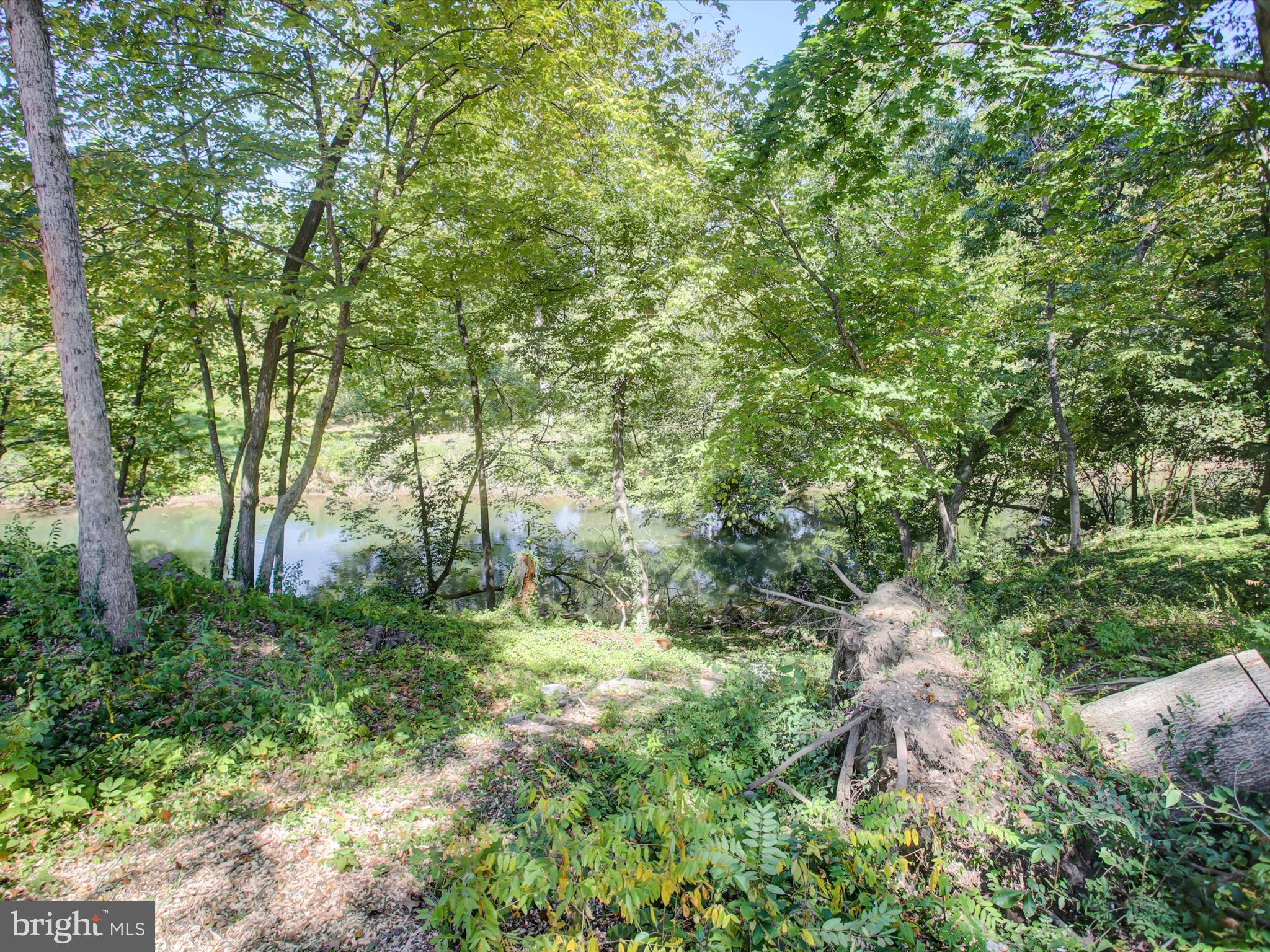 COLONIAL PARK EAST - Residential