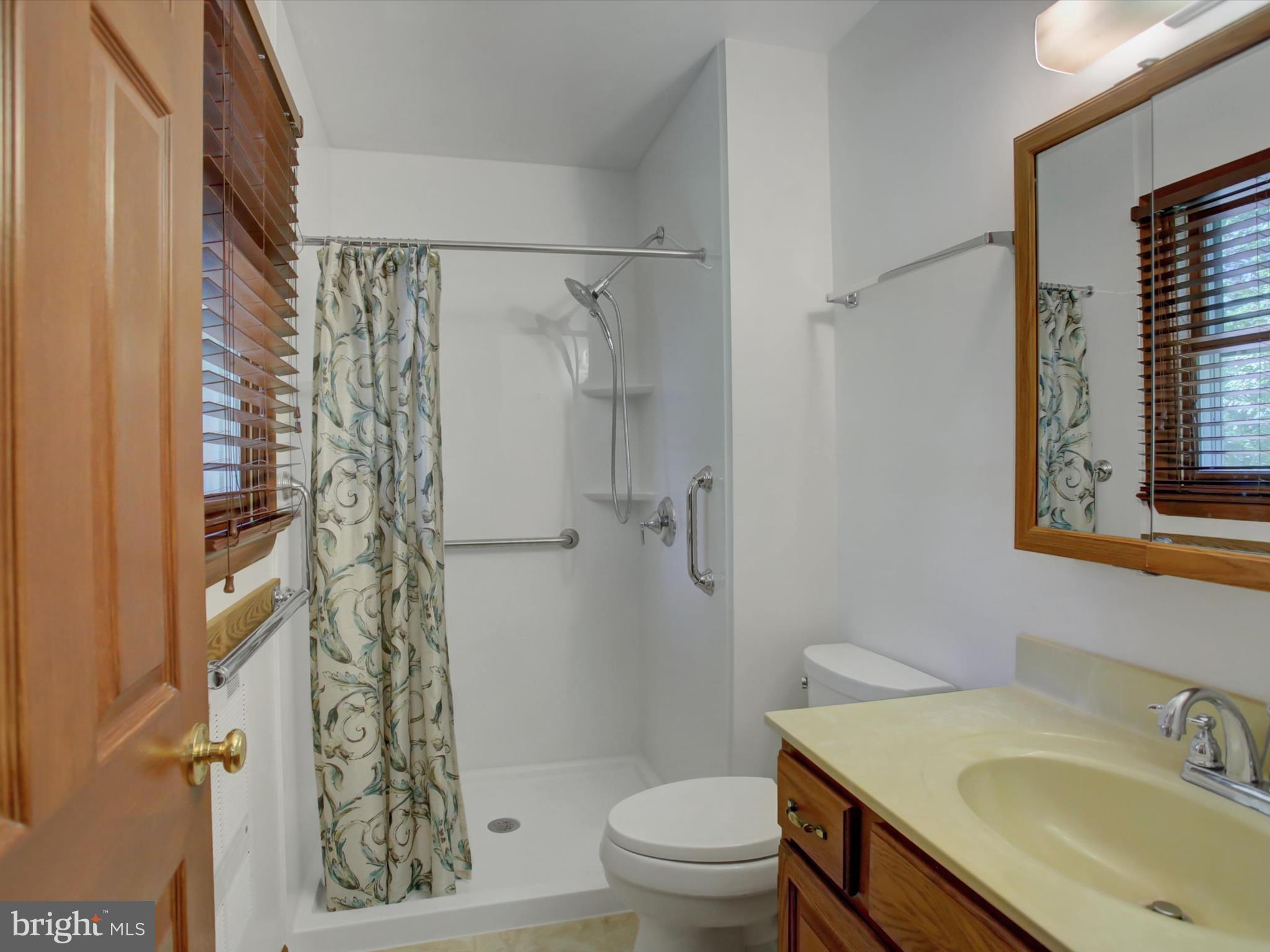 COLONIAL PARK EAST - Residential