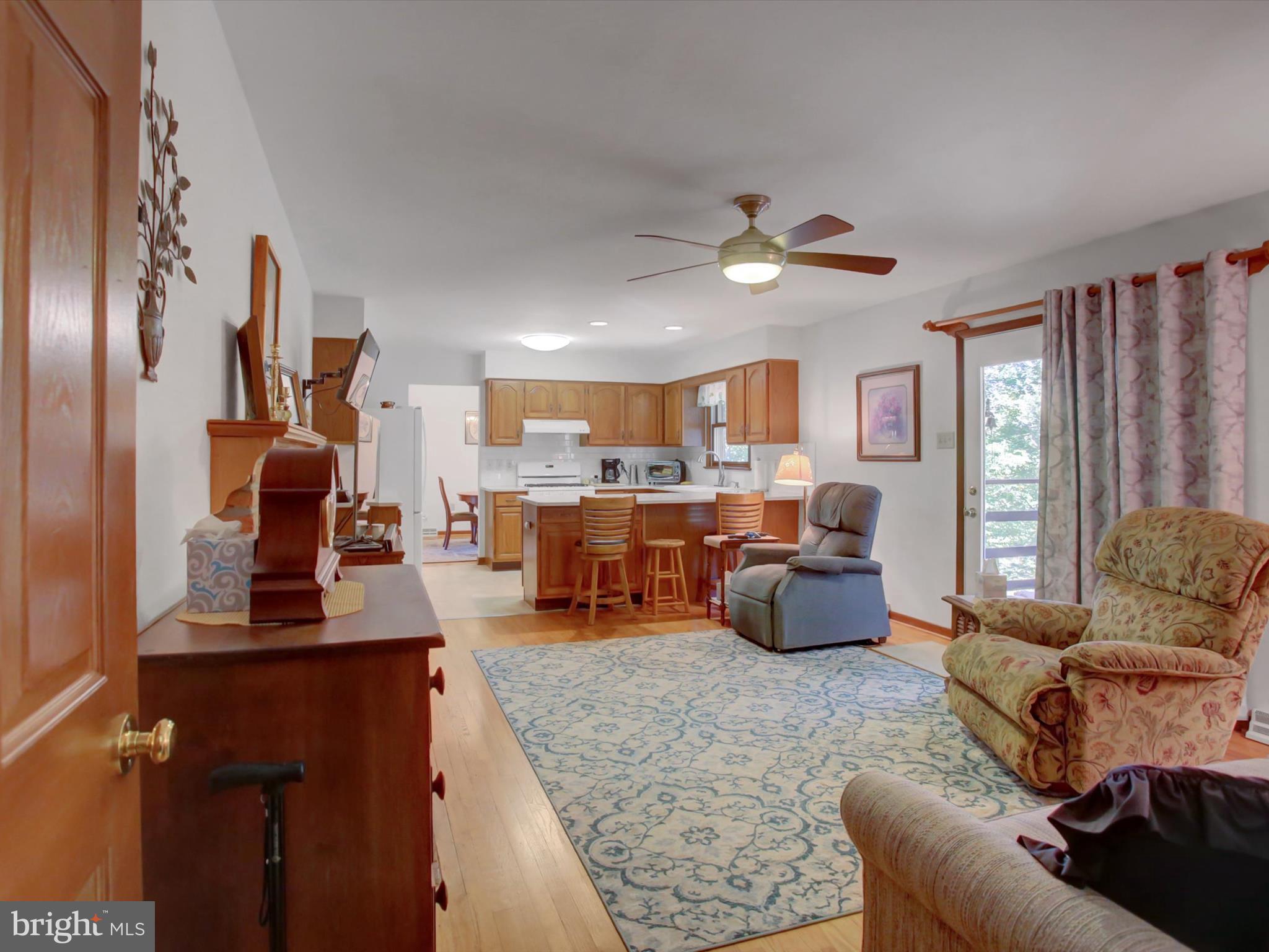 COLONIAL PARK EAST - Residential