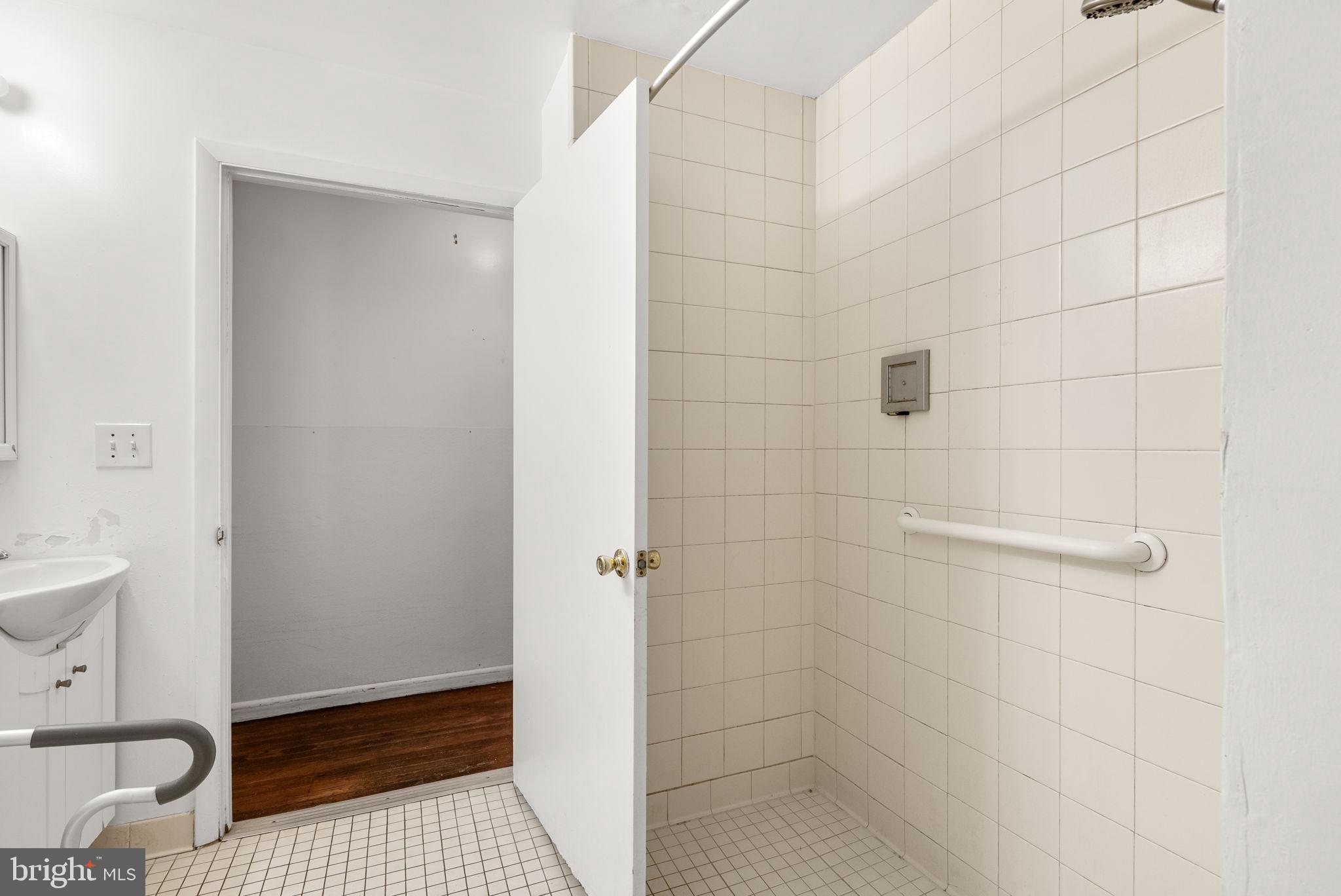 HIGH POINT HEIGHTS - Residential