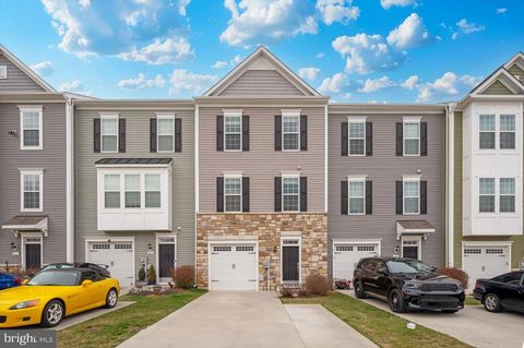 Townhouse For Sale - 205 Longley Green Drive<br/> Frederick County, WALKERSVILLE, MD 21793