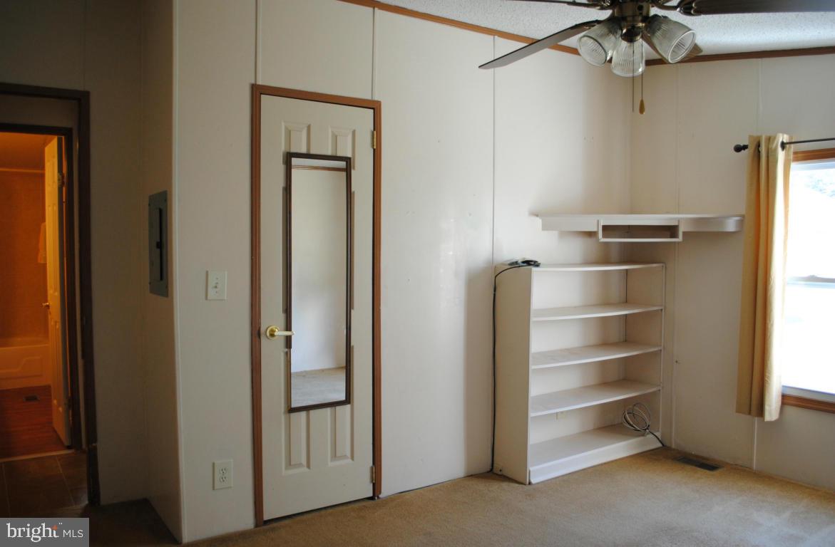 CRESTWOOD ESTATES - Residential