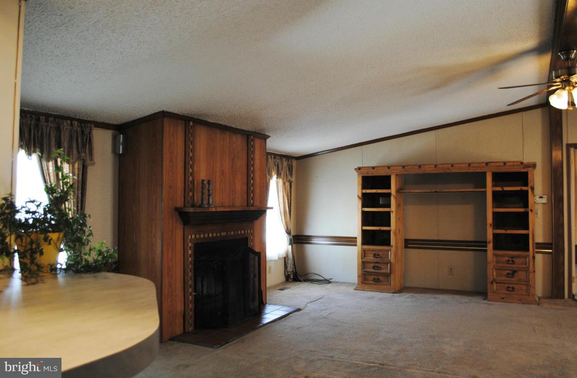 CRESTWOOD ESTATES - Residential