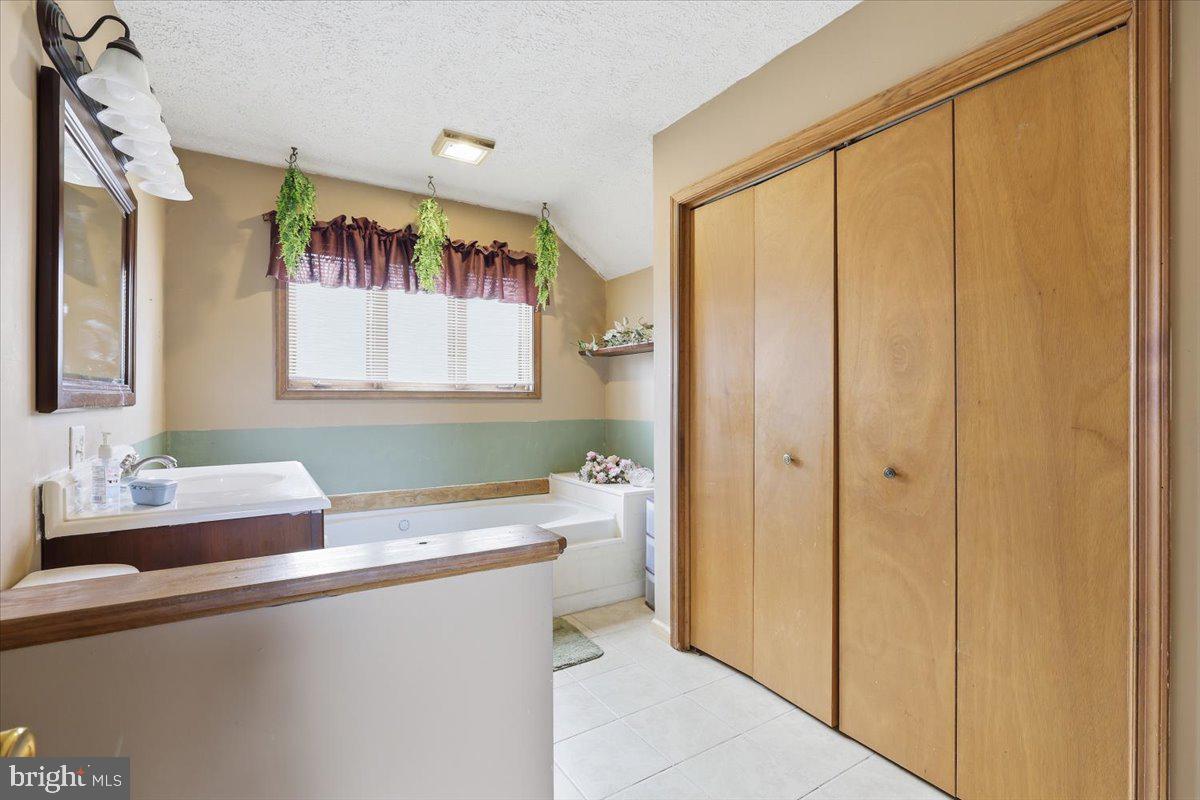 POCONO FARMS - Residential