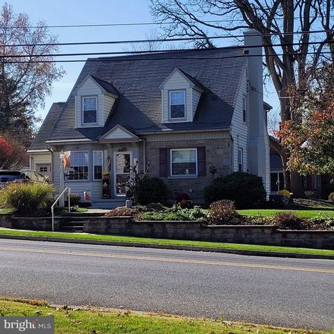Photo of 702 S SPRUCE ST, ELIZABETHTOWN, PA 17022 (MLS # PALA2028564)