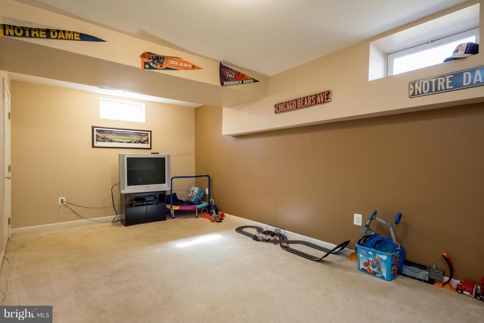 CARRIAGE CROSSING - Residential