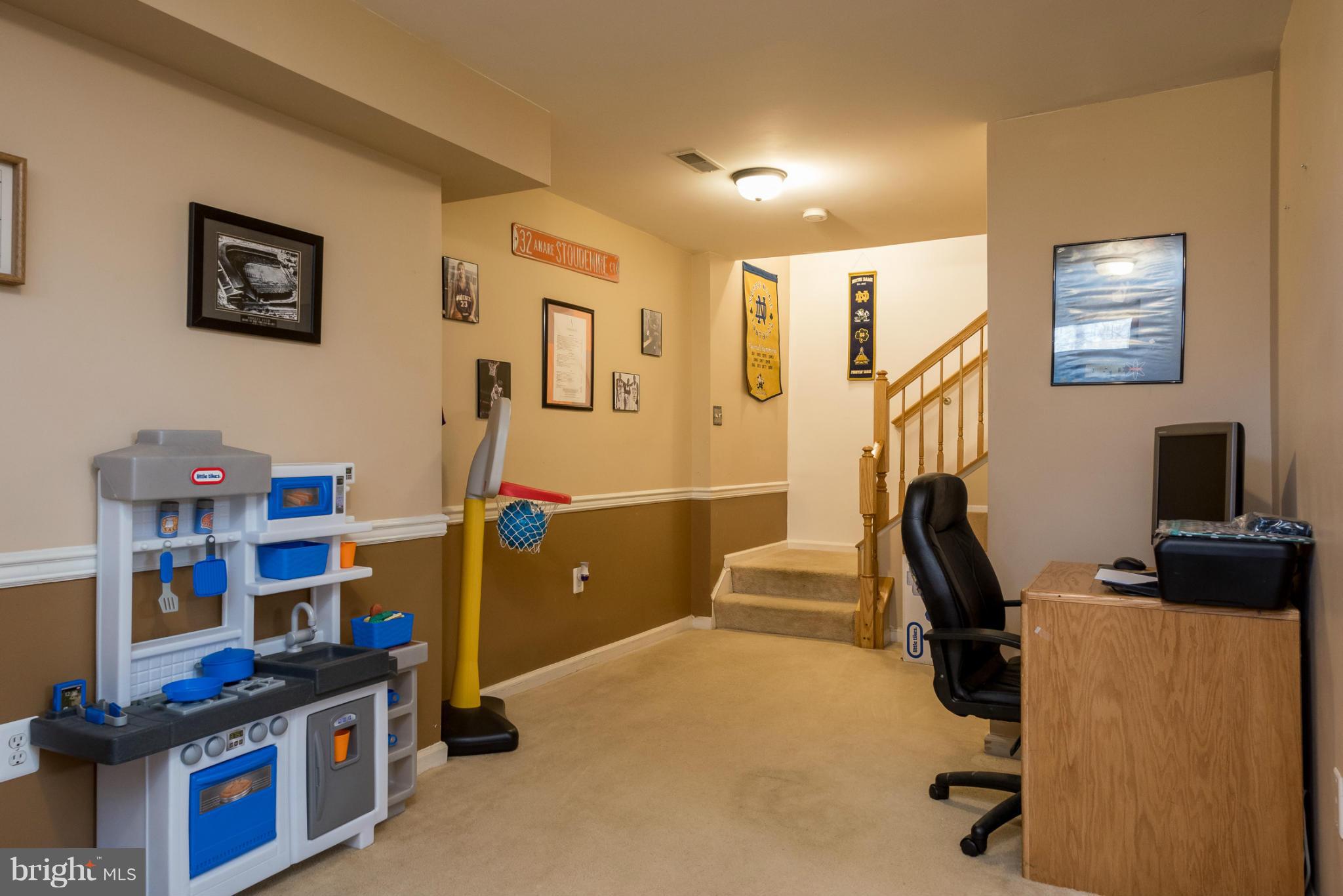 CARRIAGE CROSSING - Residential