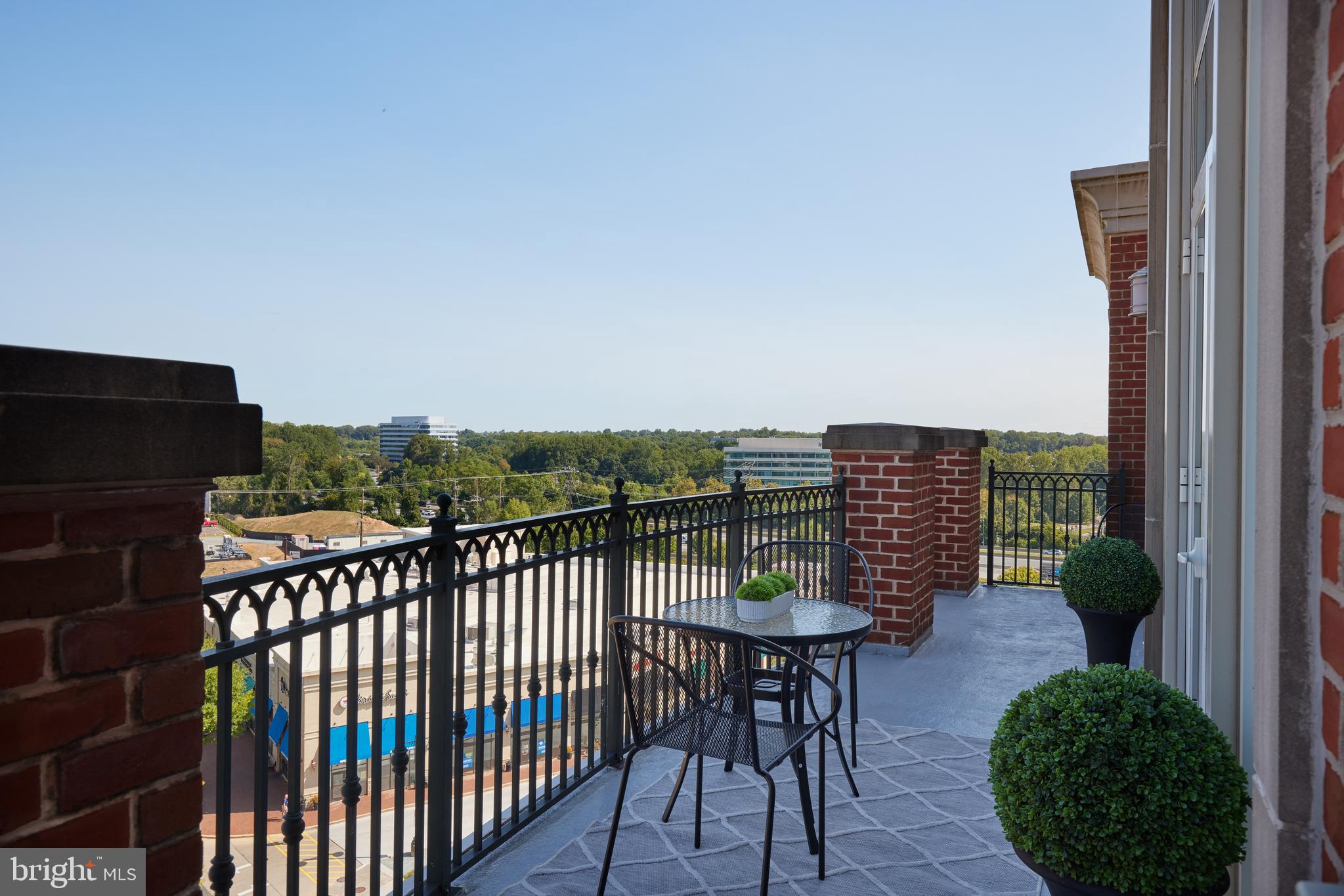 PARK POTOMAC - Residential