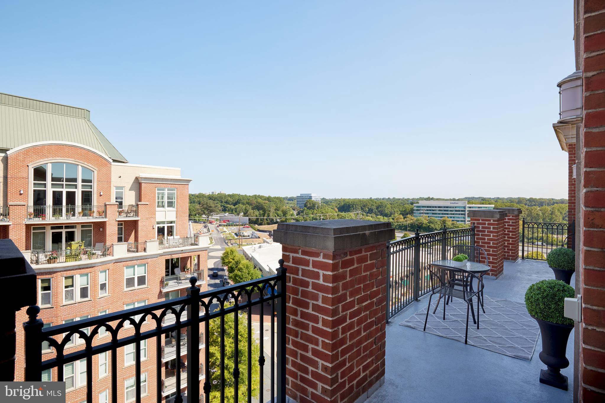 PARK POTOMAC - Residential