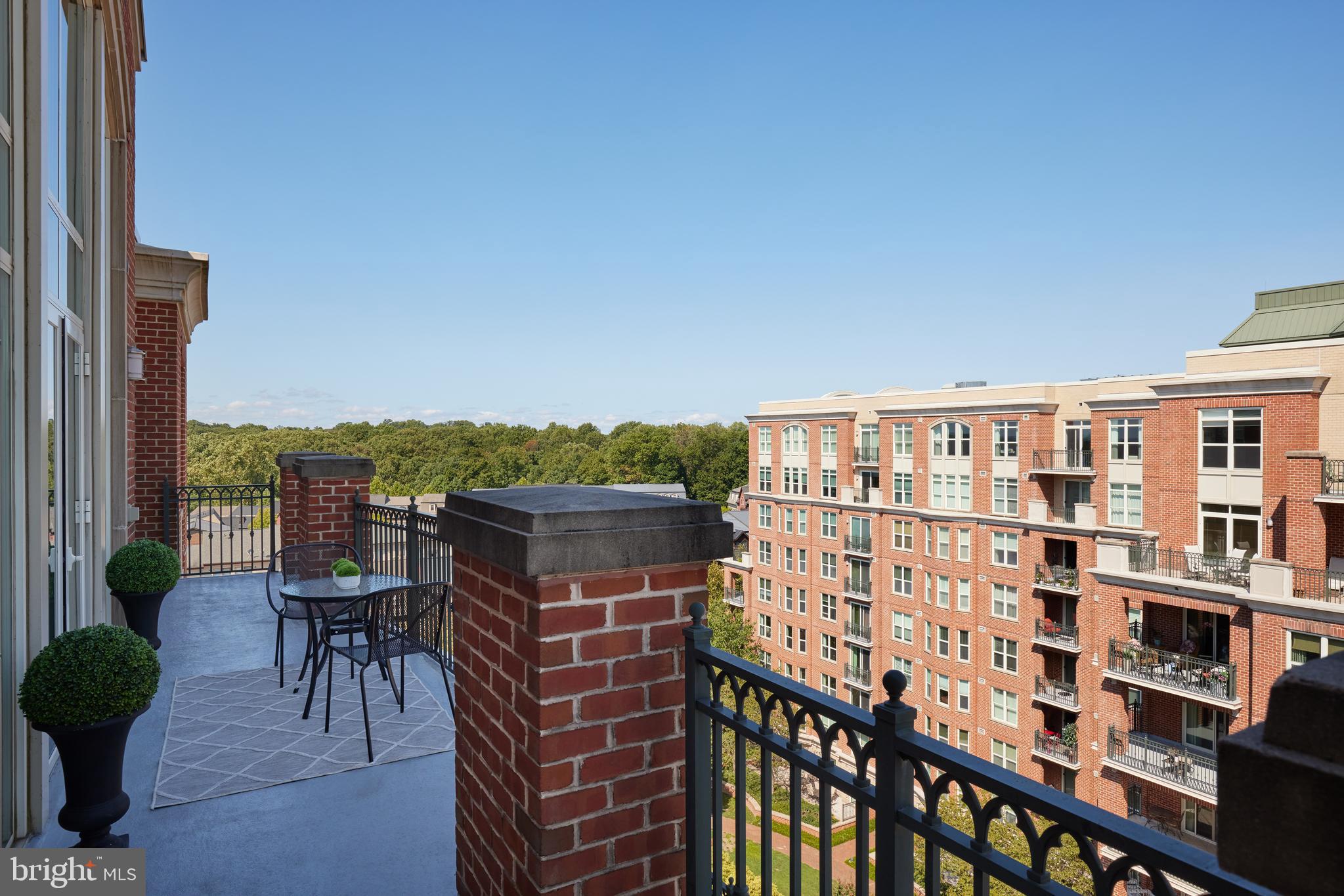 PARK POTOMAC - Residential