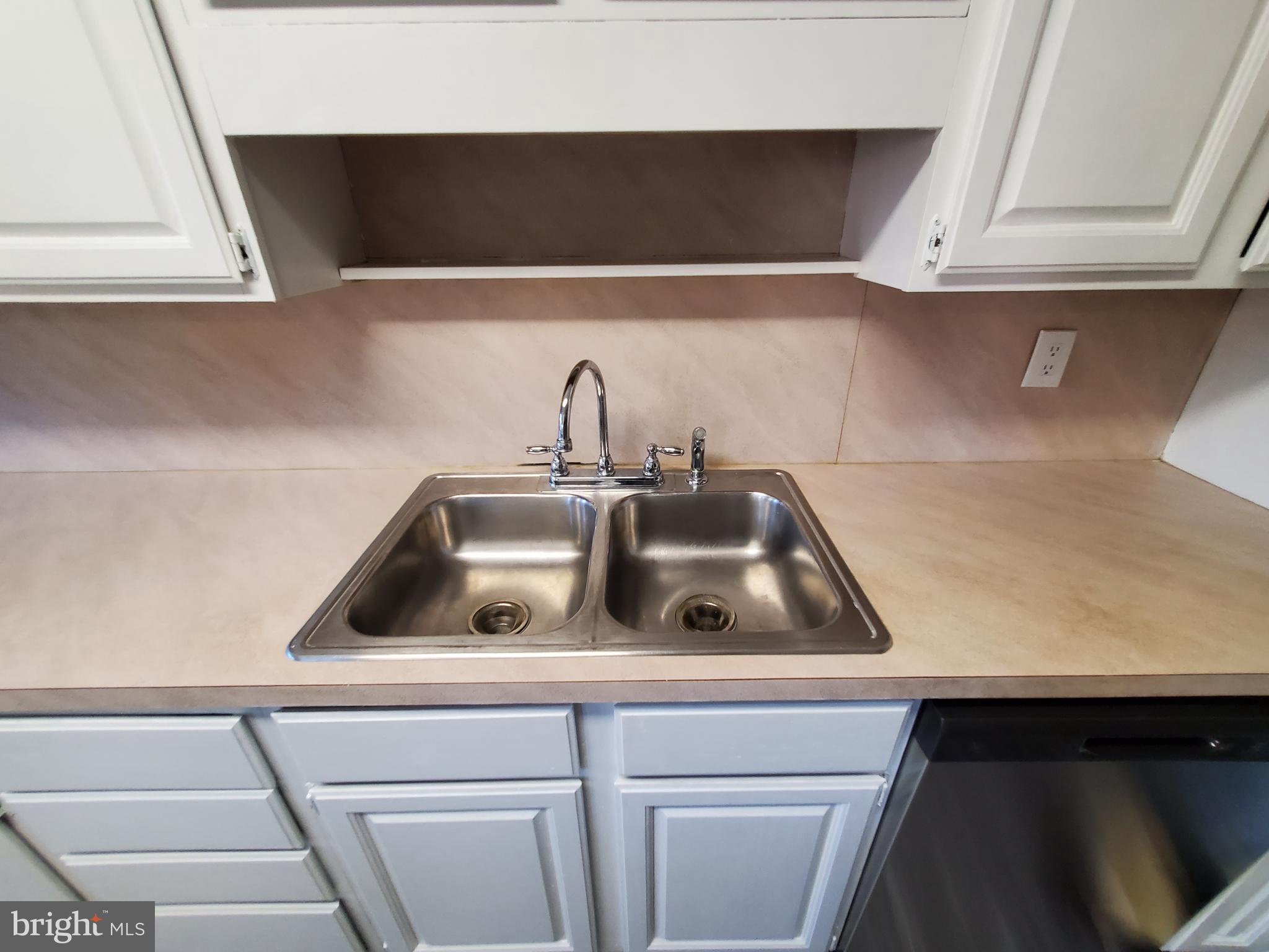 UPPER PARK HEIGHTS - Residential Lease