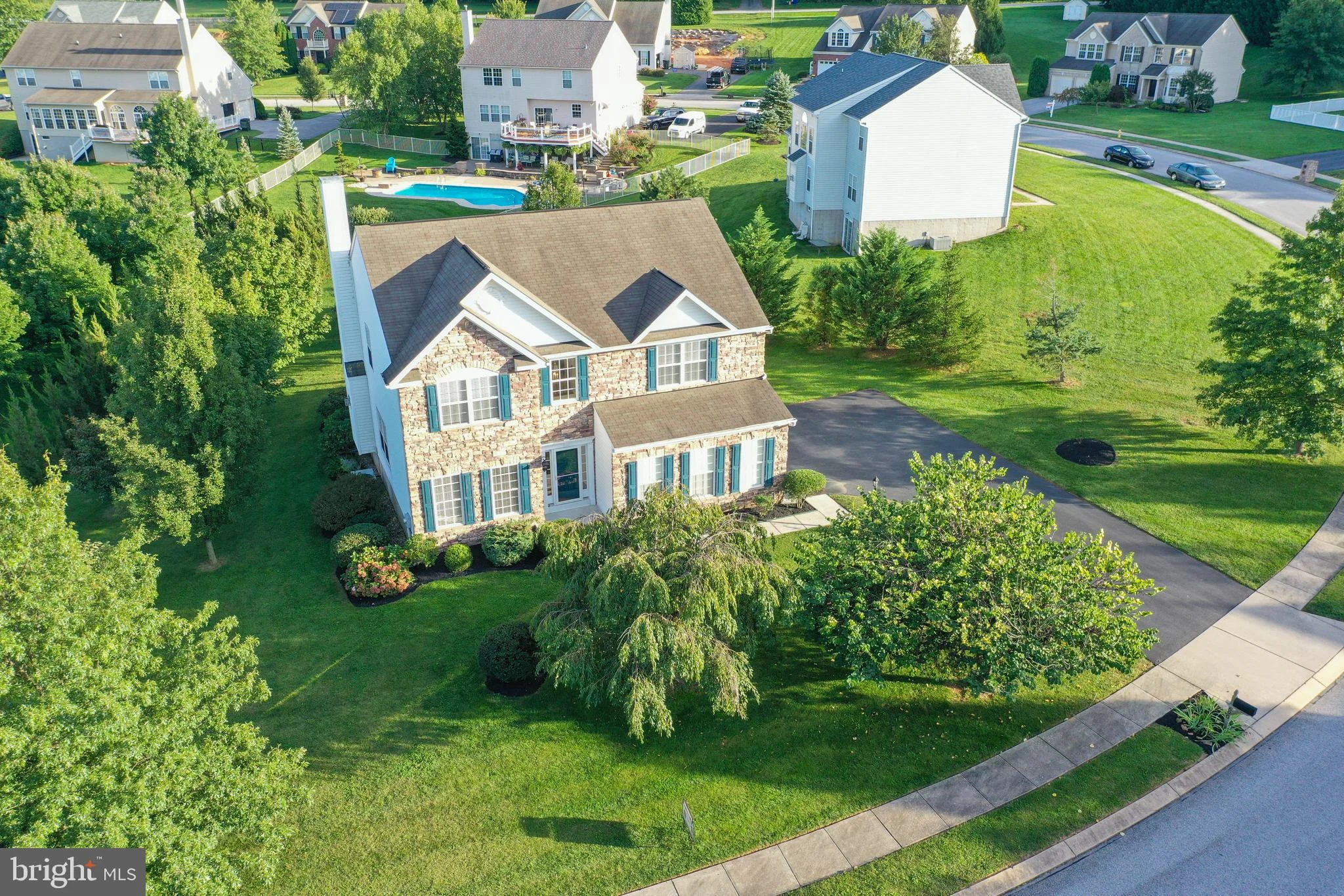 690 Clydesdale Drive, York, PA 17402