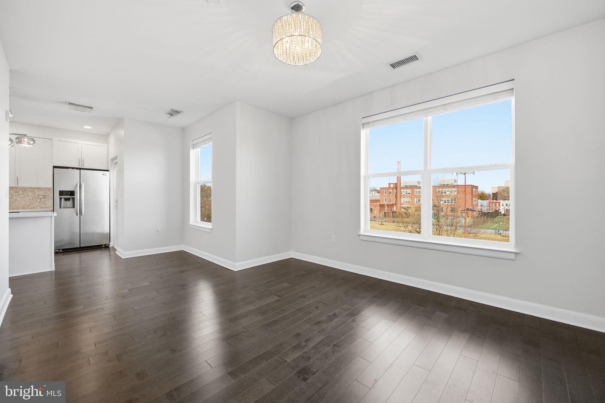 401 15TH STREET SE 401