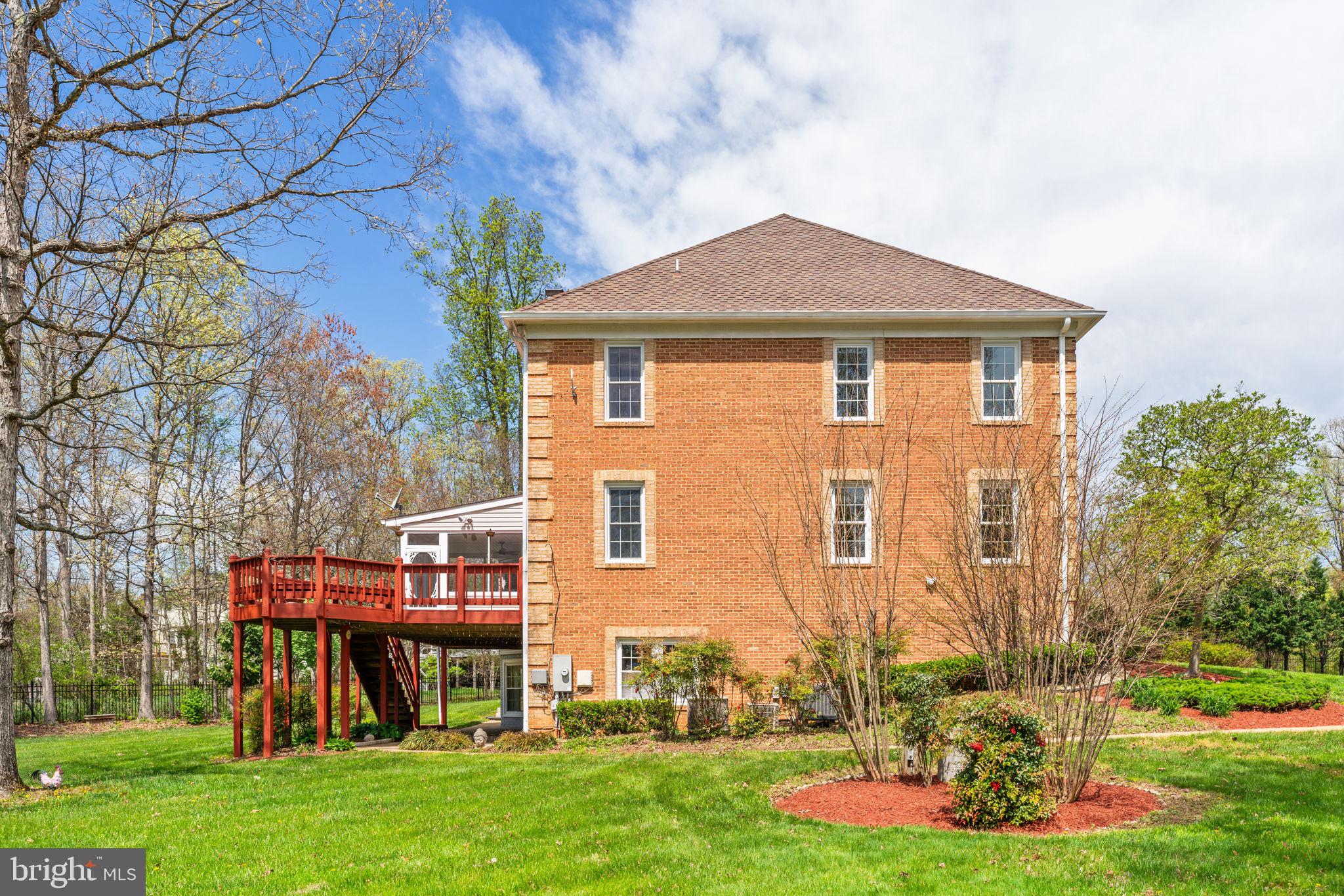 LEWIS PARK - Residential