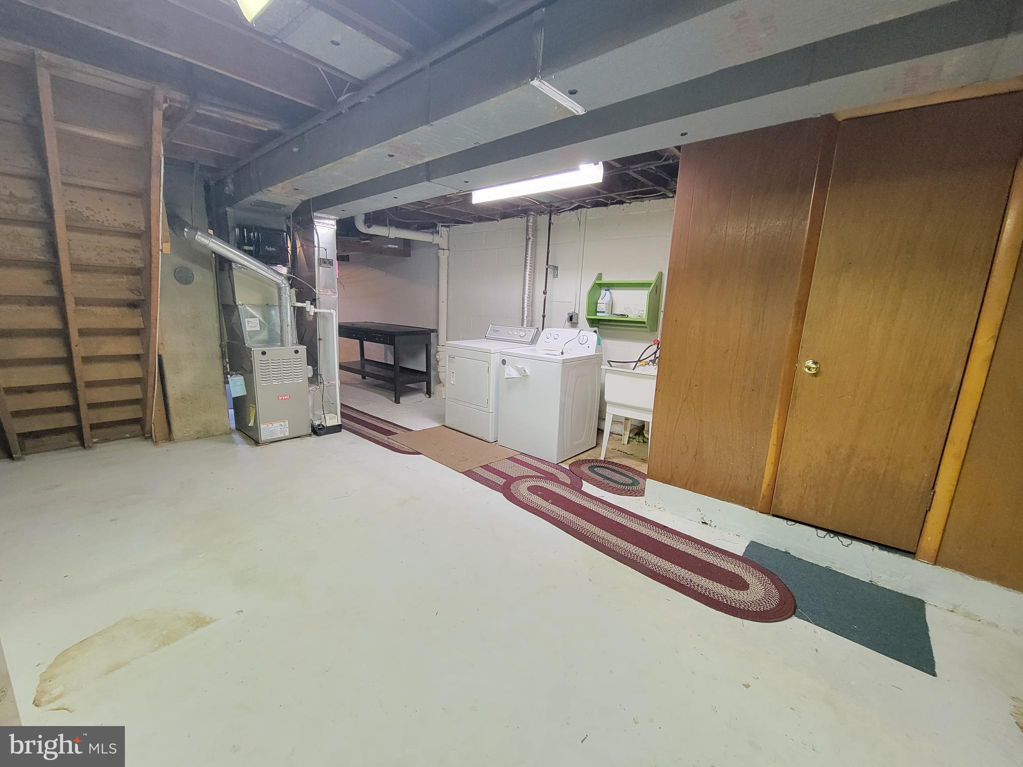 DELMAR VILLAGE - Residential Lease