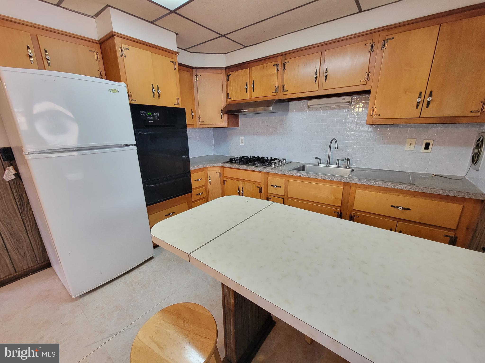 DELMAR VILLAGE - Residential Lease