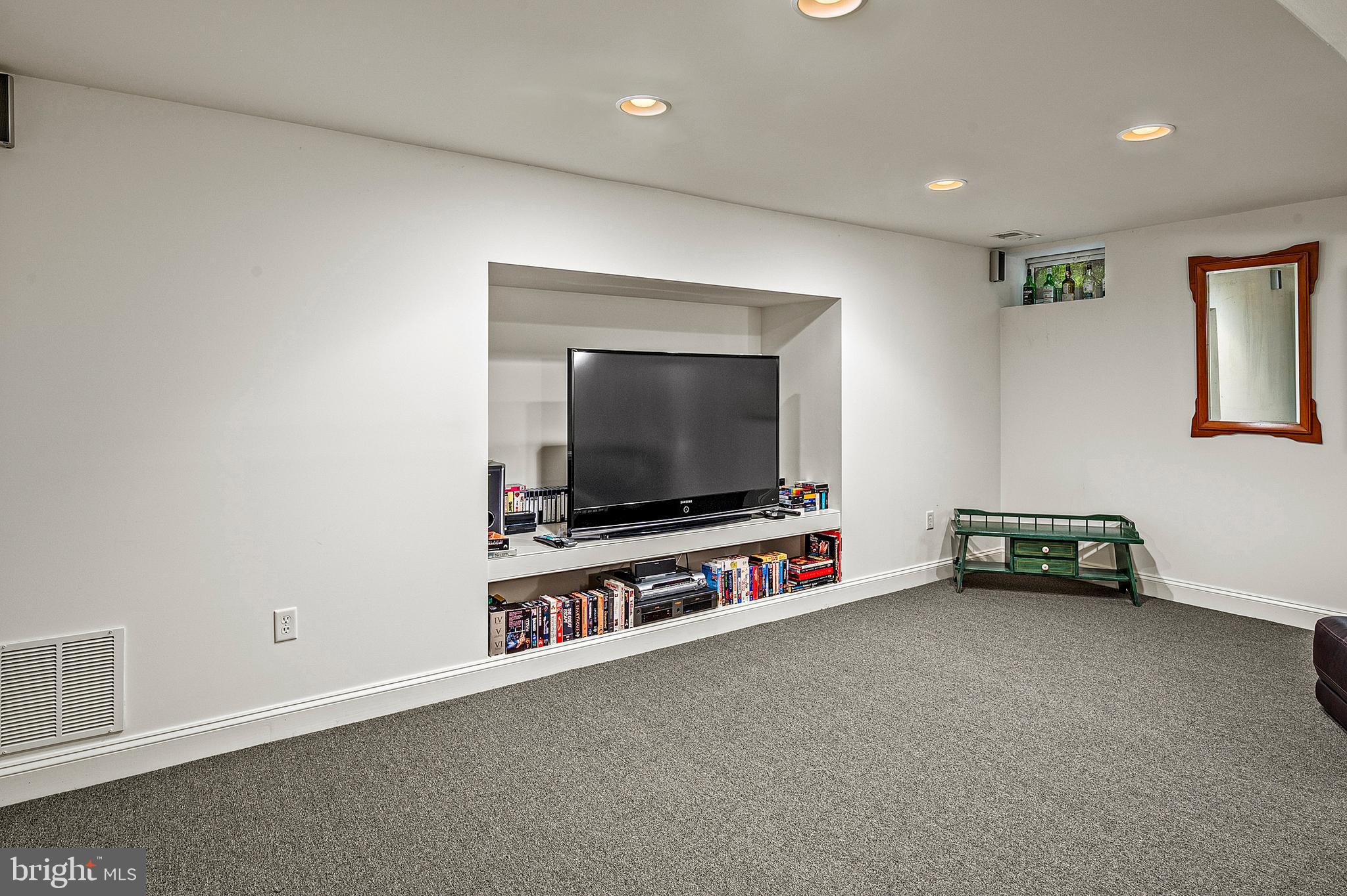 ANNAPOLIS PRESERVE - Residential