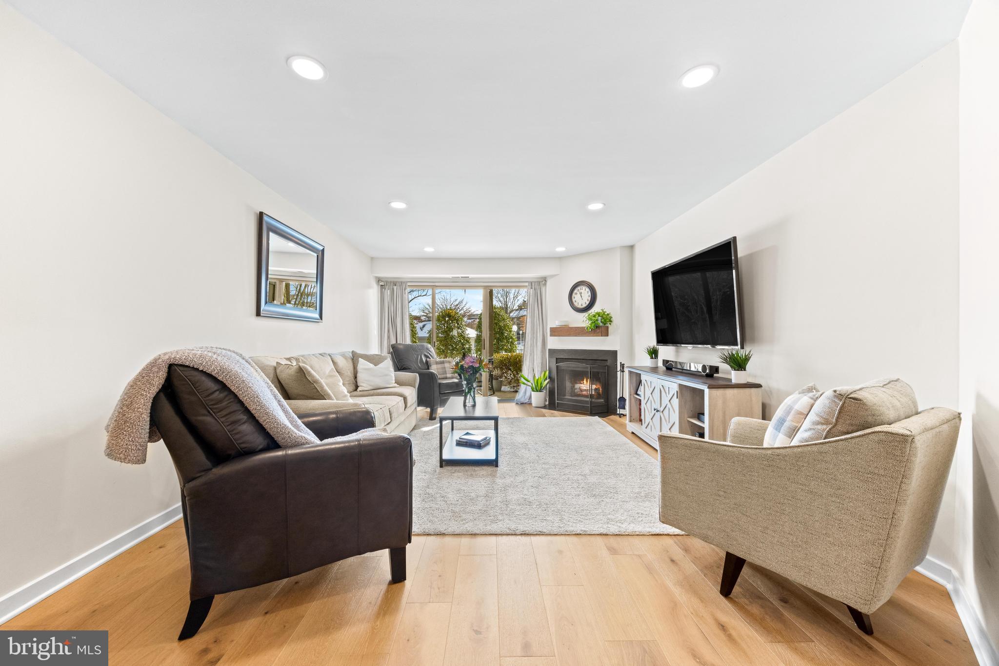 CHESAPEAKE HARBOUR - Residential