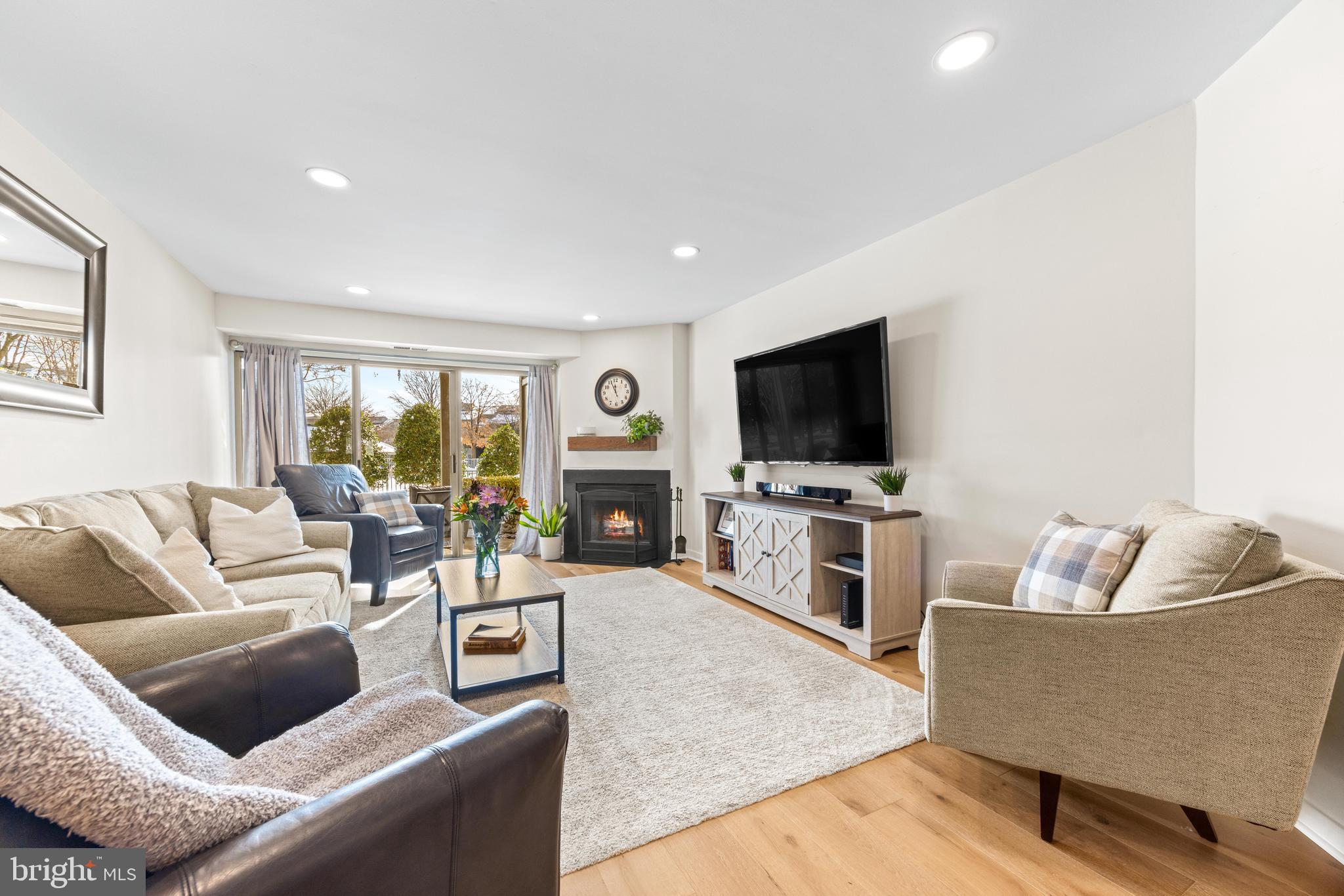 CHESAPEAKE HARBOUR - Residential