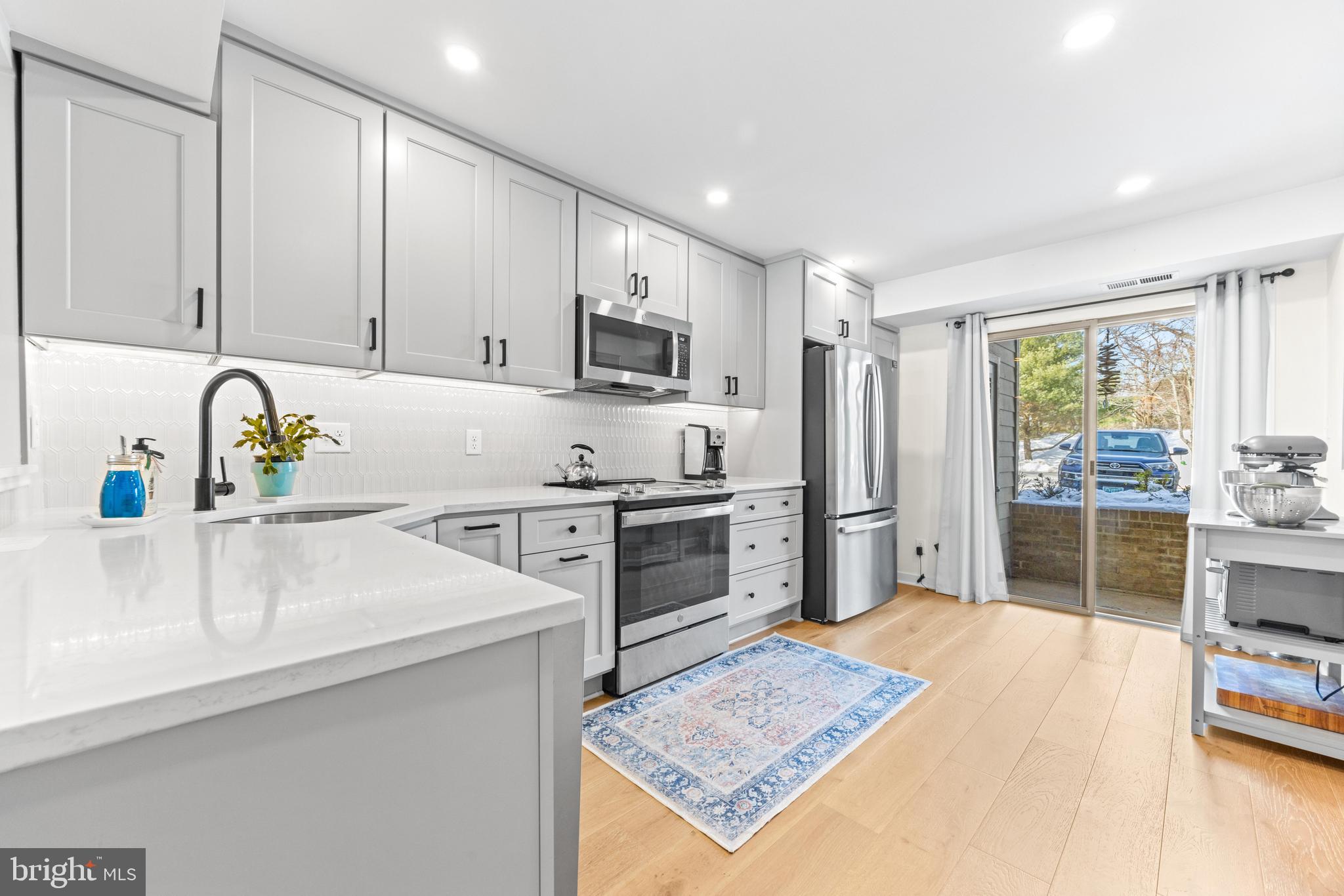 CHESAPEAKE HARBOUR - Residential