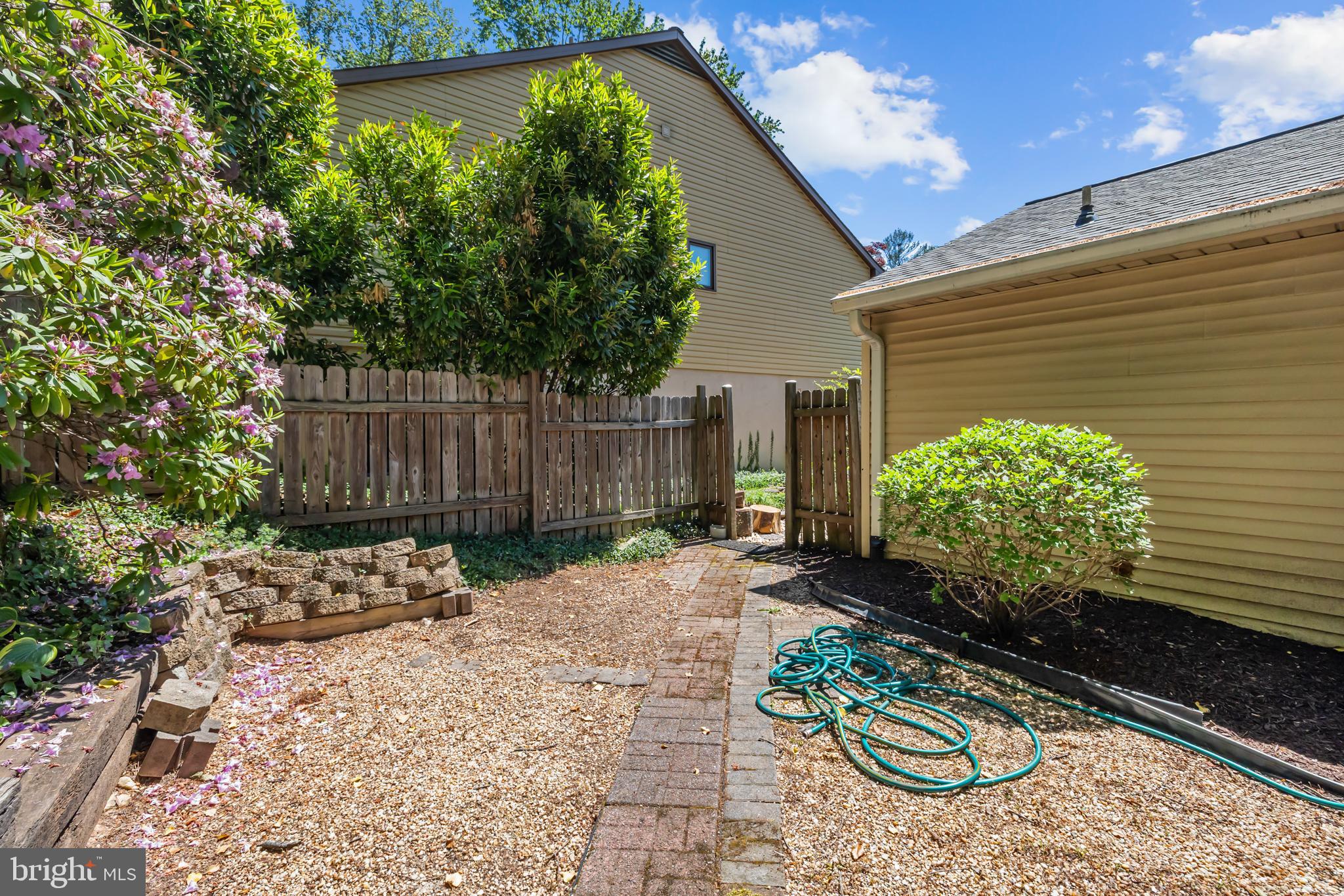 PINE GLEN - Residential
