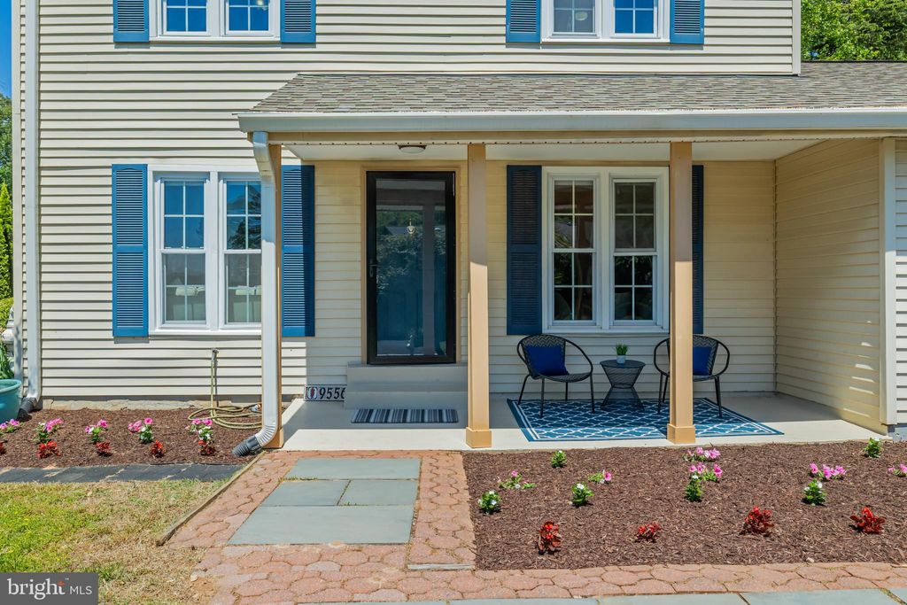 Photo of 9556 Pine Bough Place, VIENNA, VA 22181 (MLS # VAFX2307212)