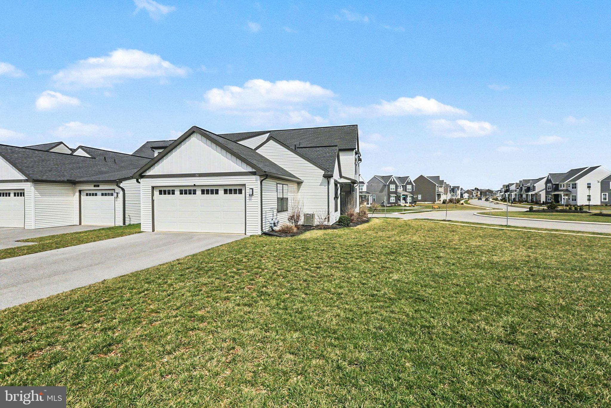 MADISON COURT - Residential