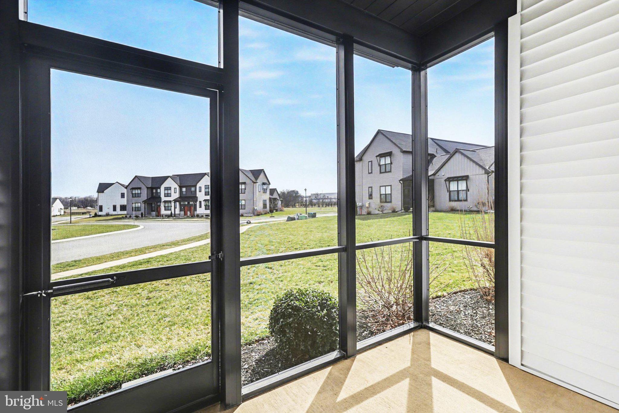 MADISON COURT - Residential