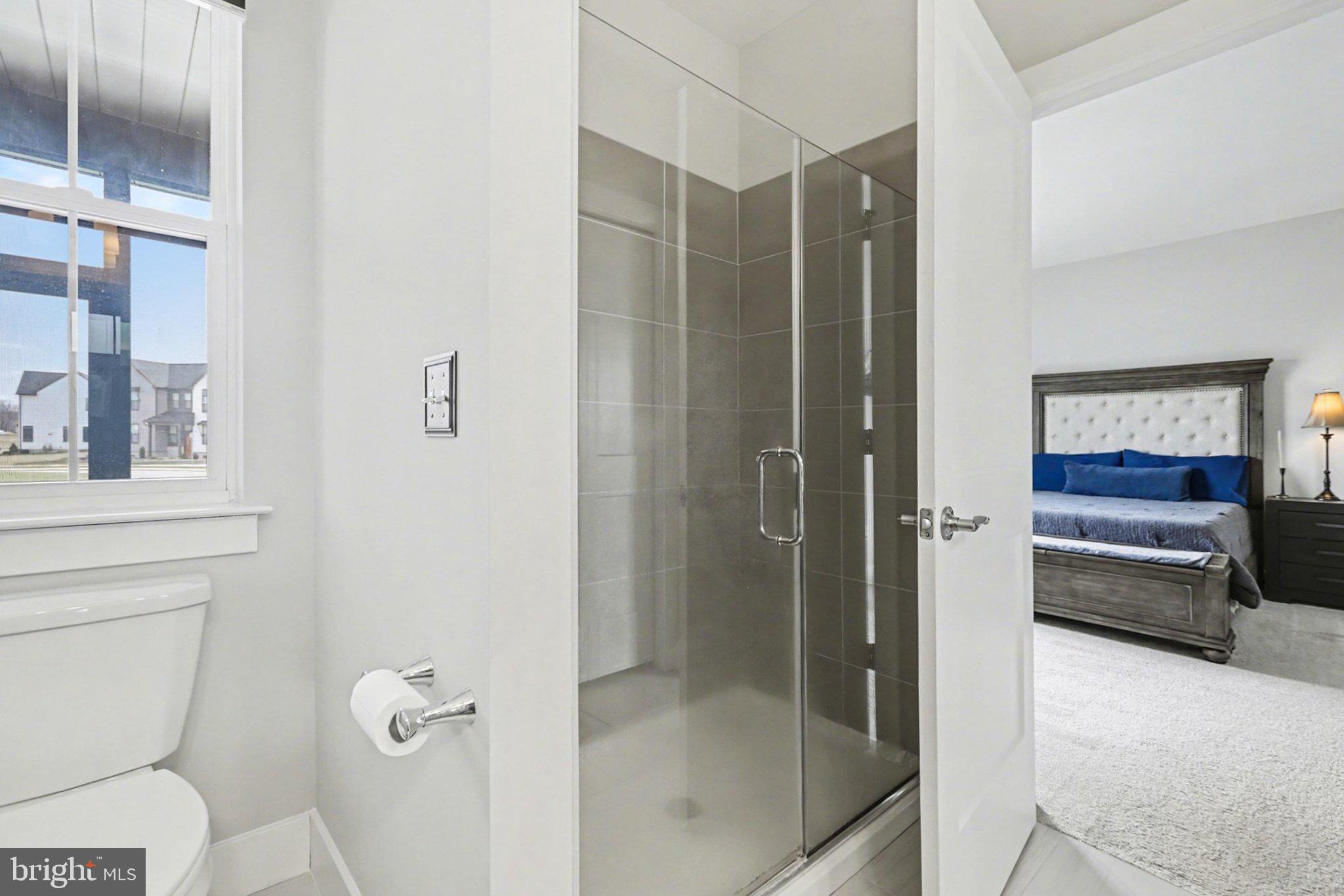 MADISON COURT - Residential