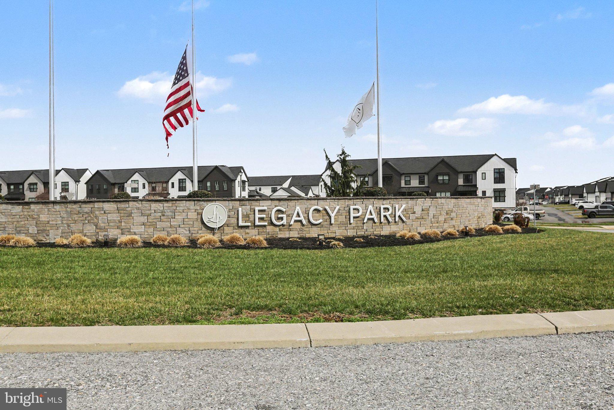 MADISON COURT - Residential