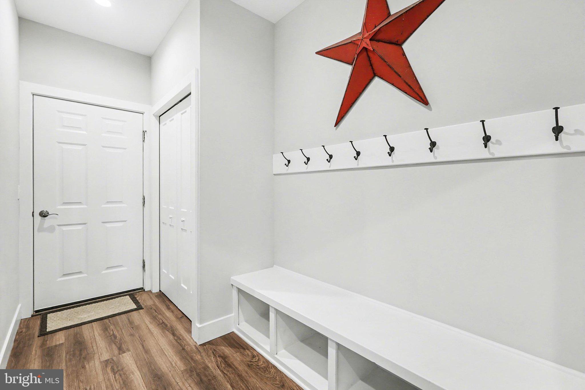 MADISON COURT - Residential