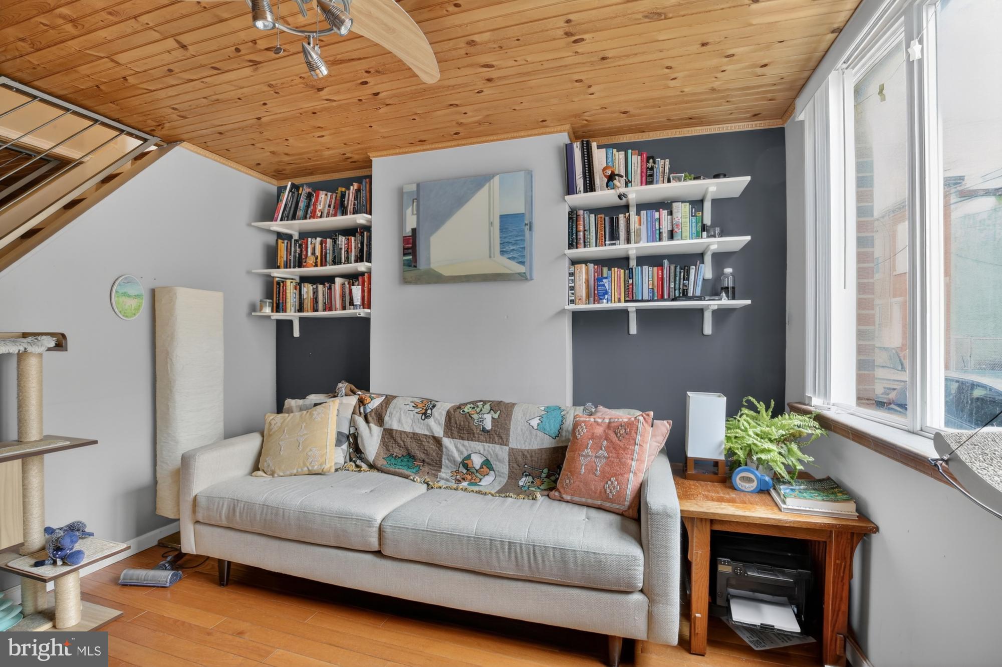 416 E FLORA STREET