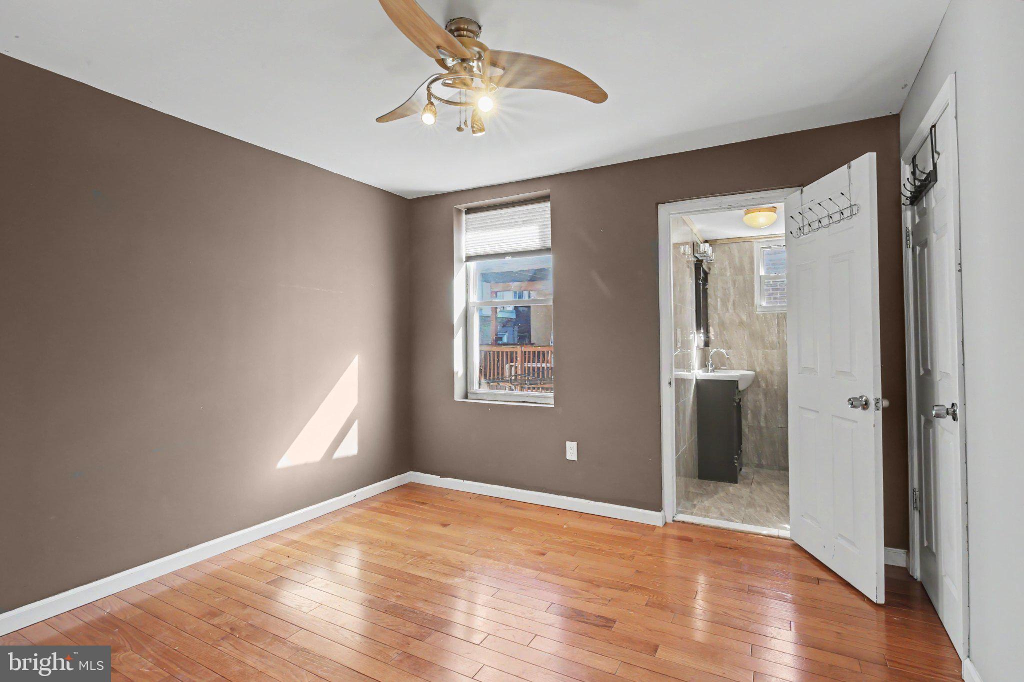 416 E FLORA STREET