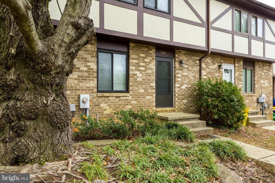 Fantastic end-unit town home in Arnold. Move-in ready!  New eat-in kitchen and freshly painted throughout. Wood burning fireplace. Master suite with full bath & walk-in closet.  Huge deck off the living room. This townhome is larger than most. Big backyard. Spacious walkout basement with finished rec room. Shed with electric. This is a good one!  Broadneck school district.