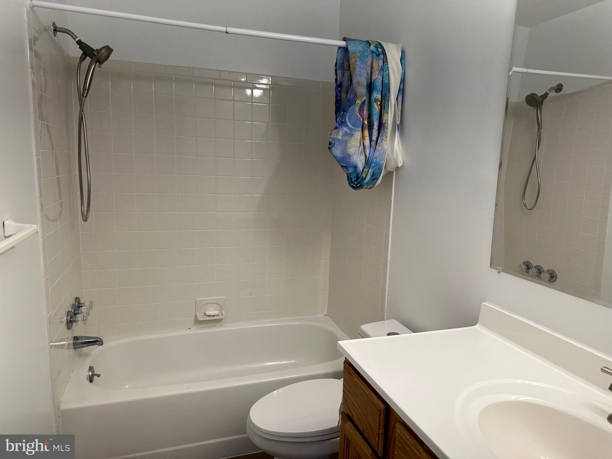 CARRIAGE HILL - Residential Lease